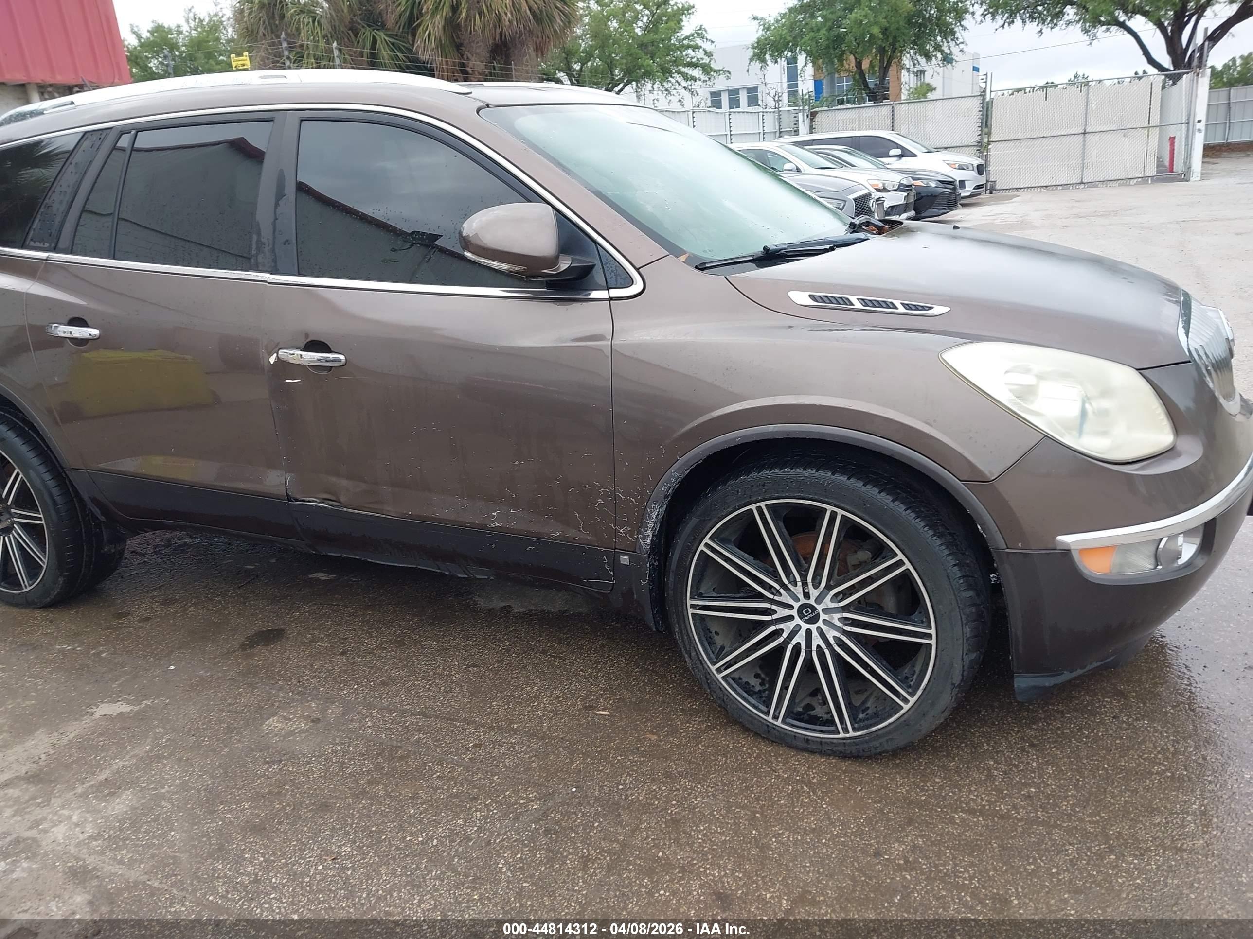 BUICK ENCLAVE image 6