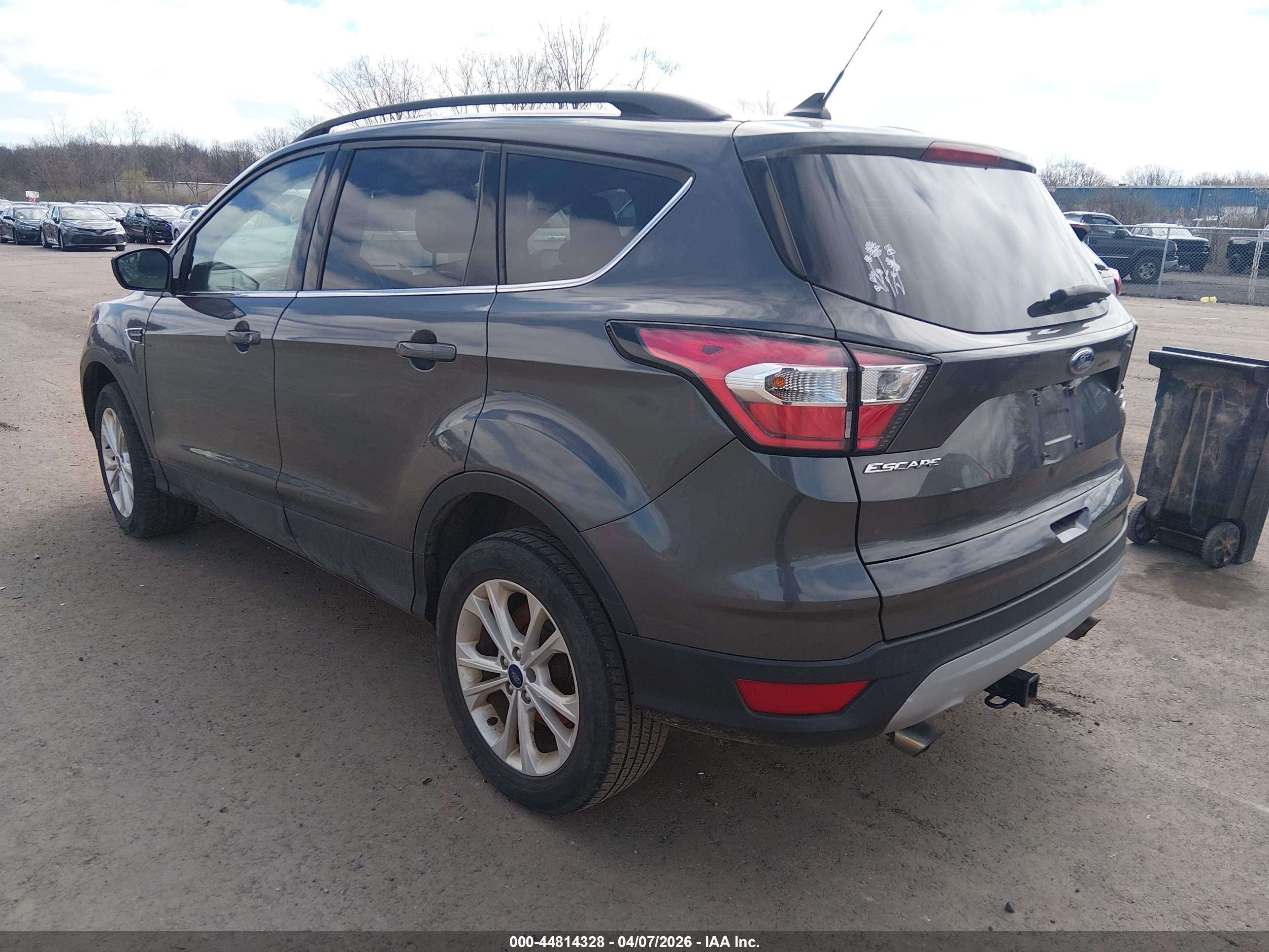 FORD ESCAPE image 3