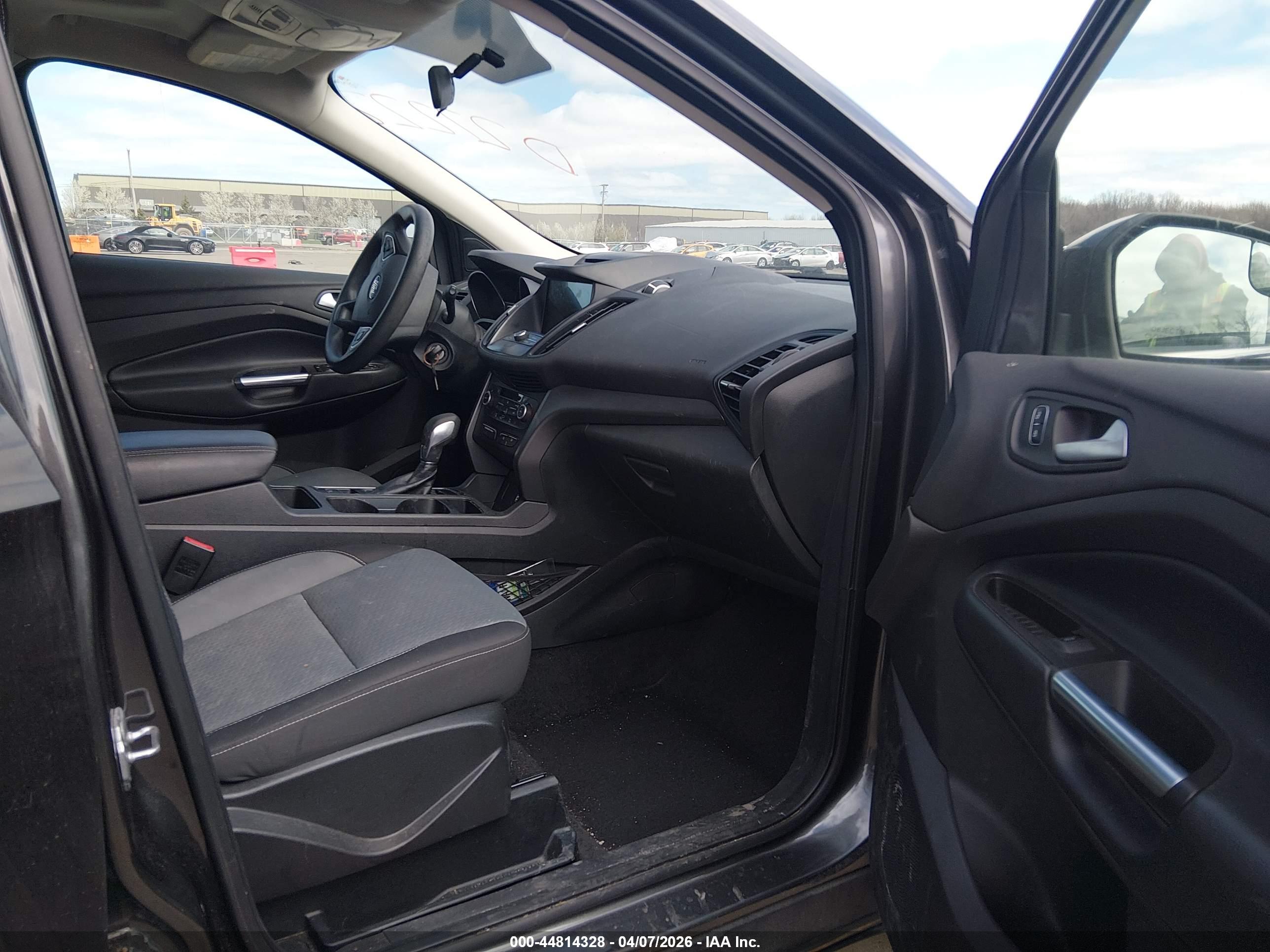 FORD ESCAPE image 5