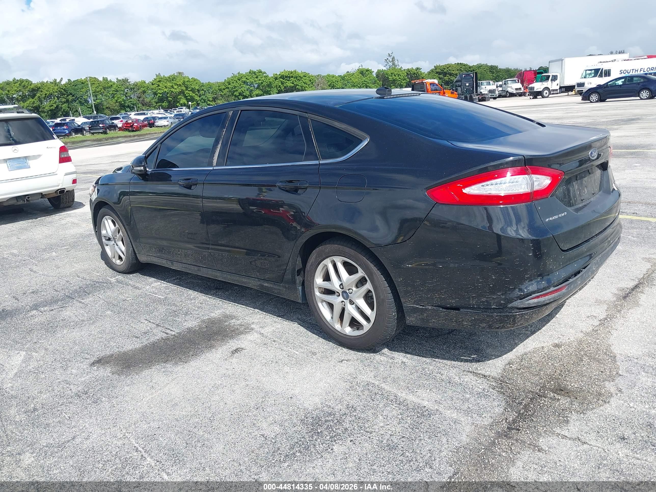 FORD FUSION image 3
