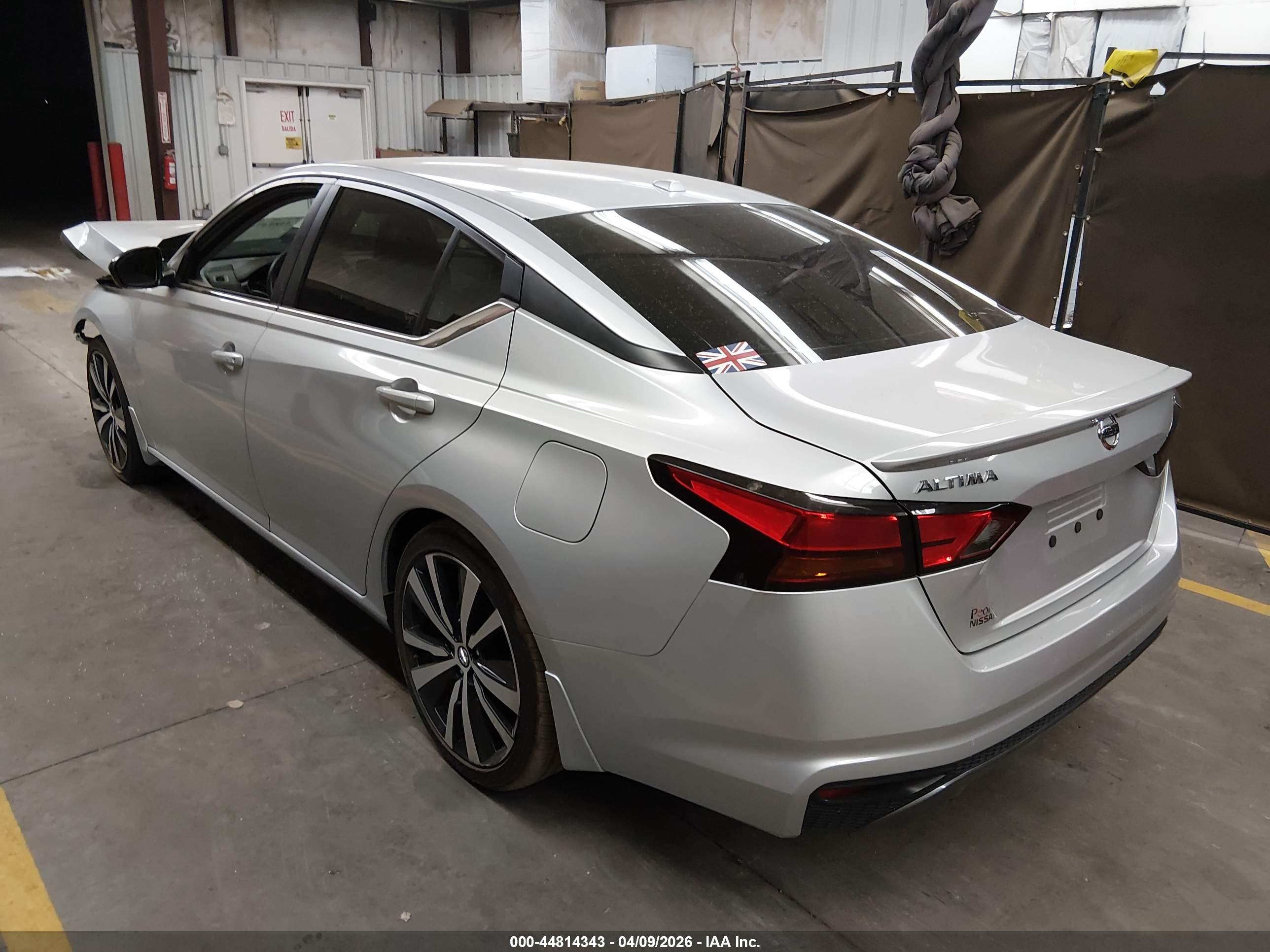 NISSAN ALTIMA image 3