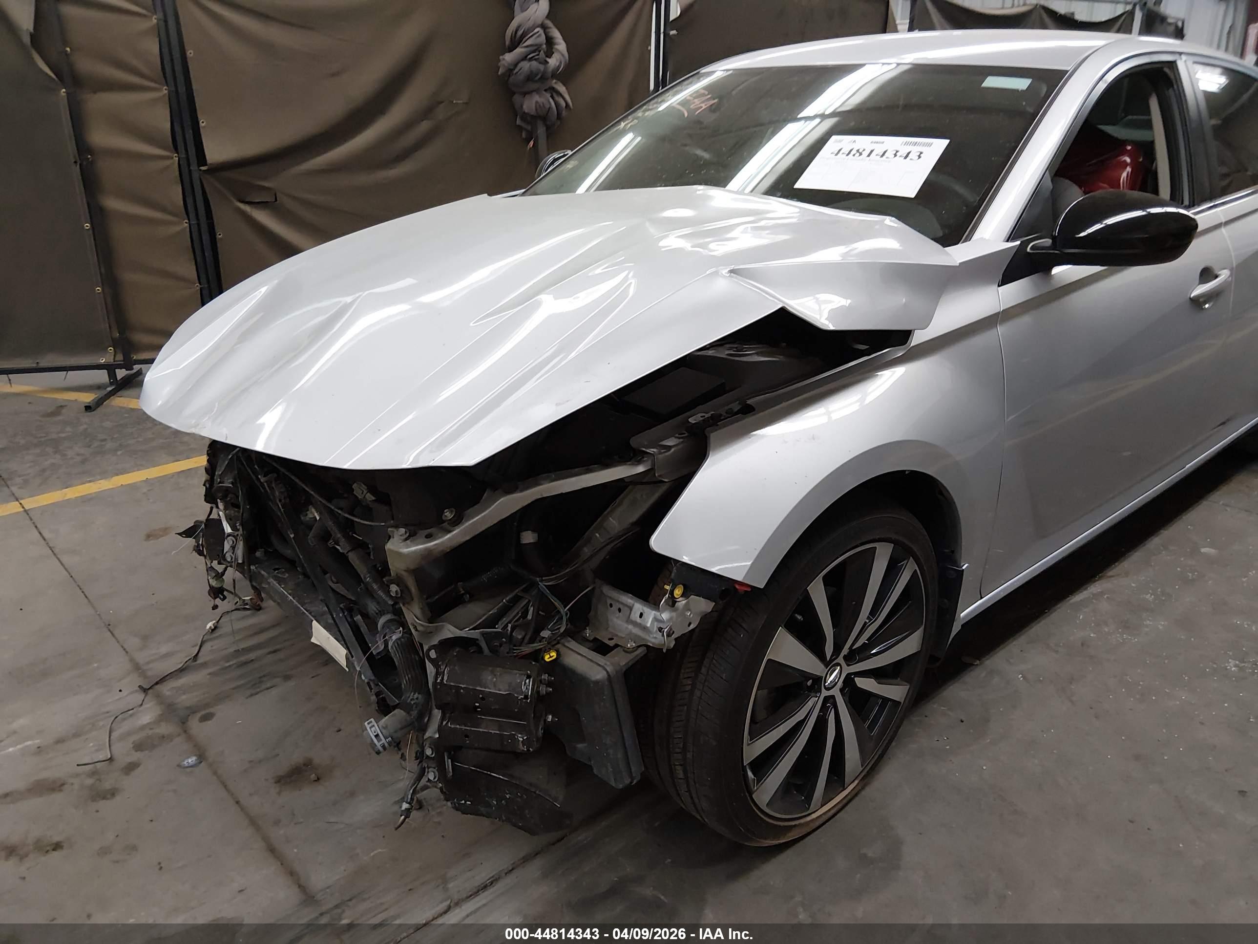 NISSAN ALTIMA image 6
