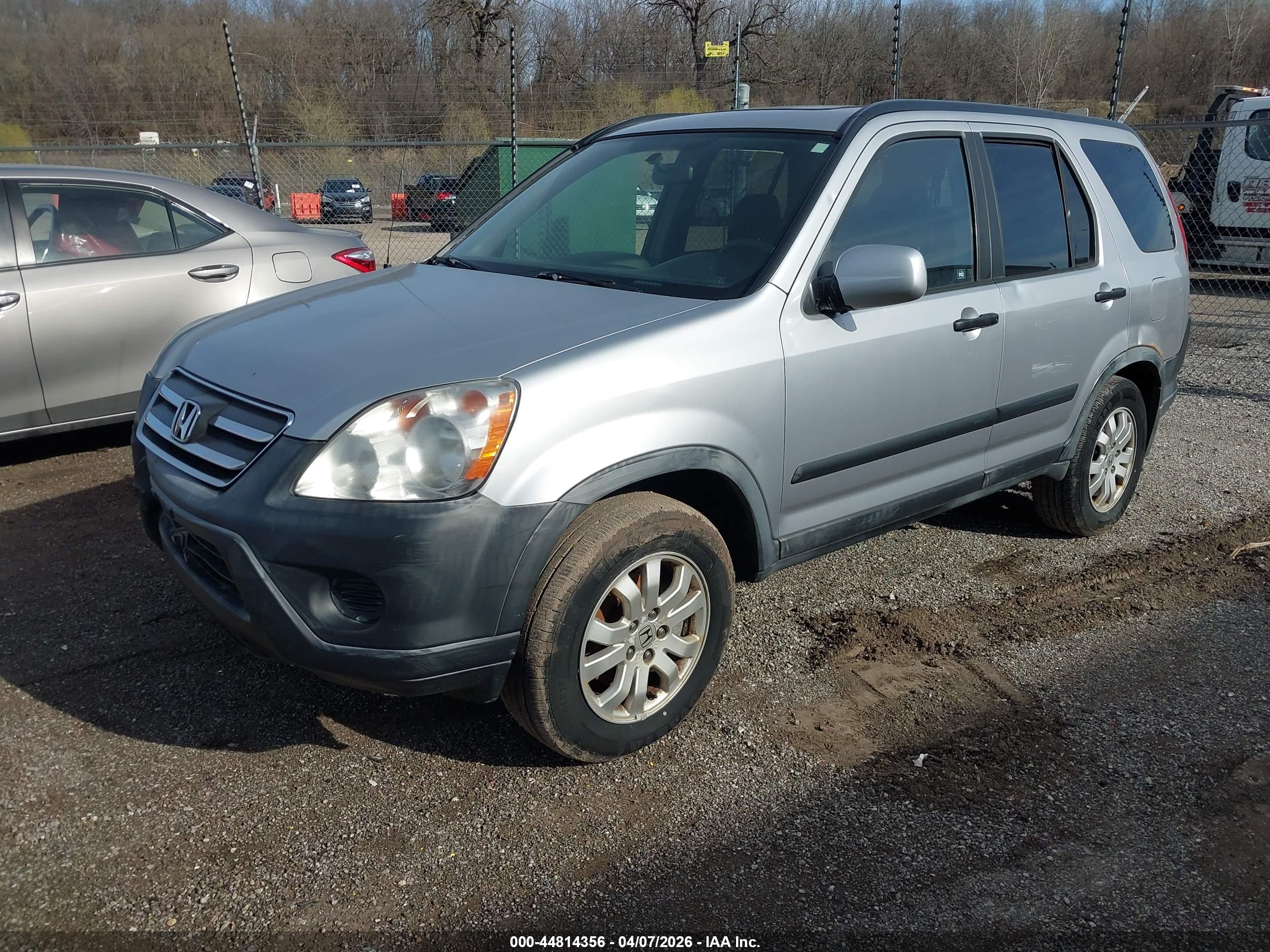 HONDA CR-V image 2