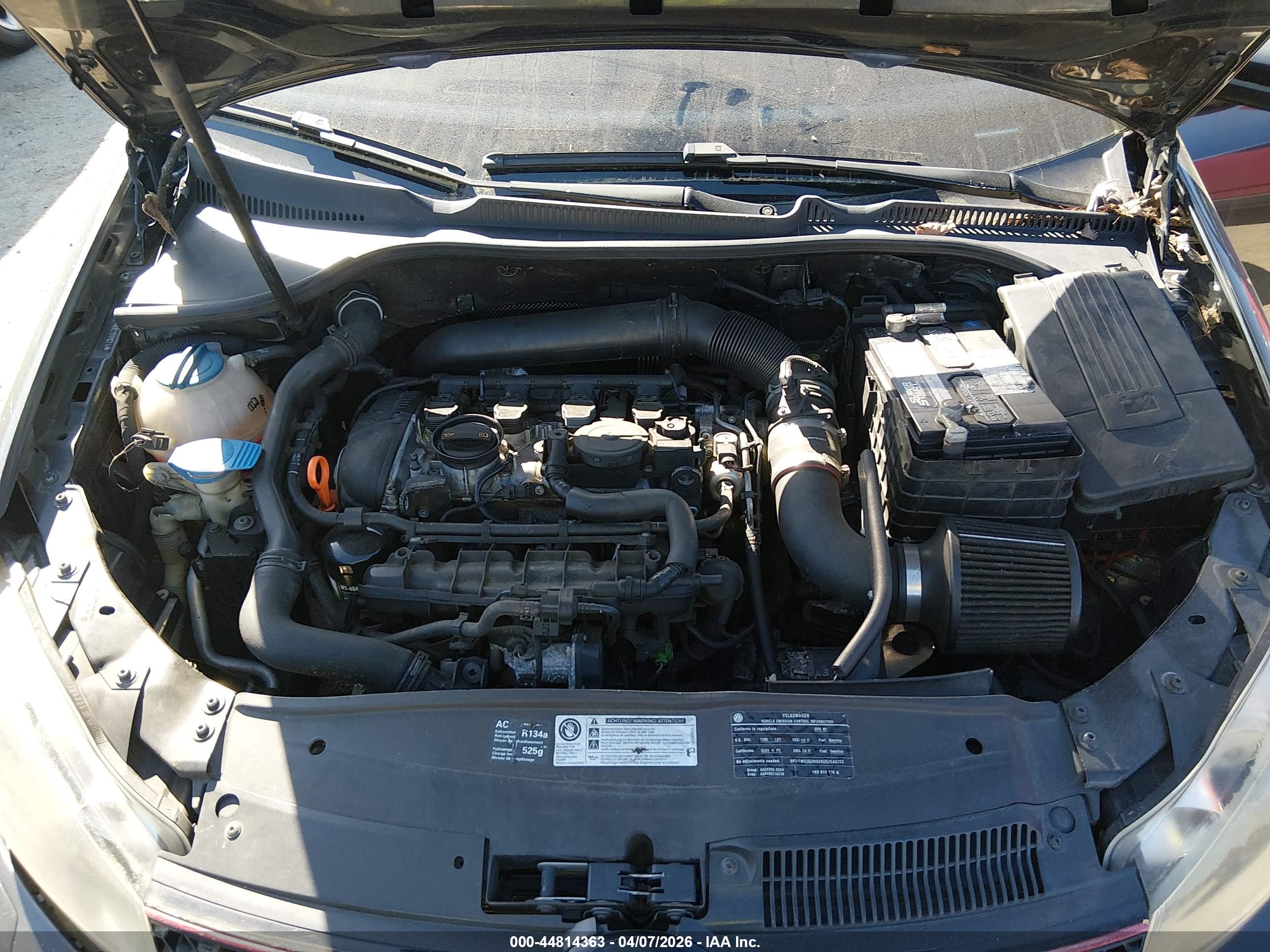 VOLKSWAGEN GTI image 10