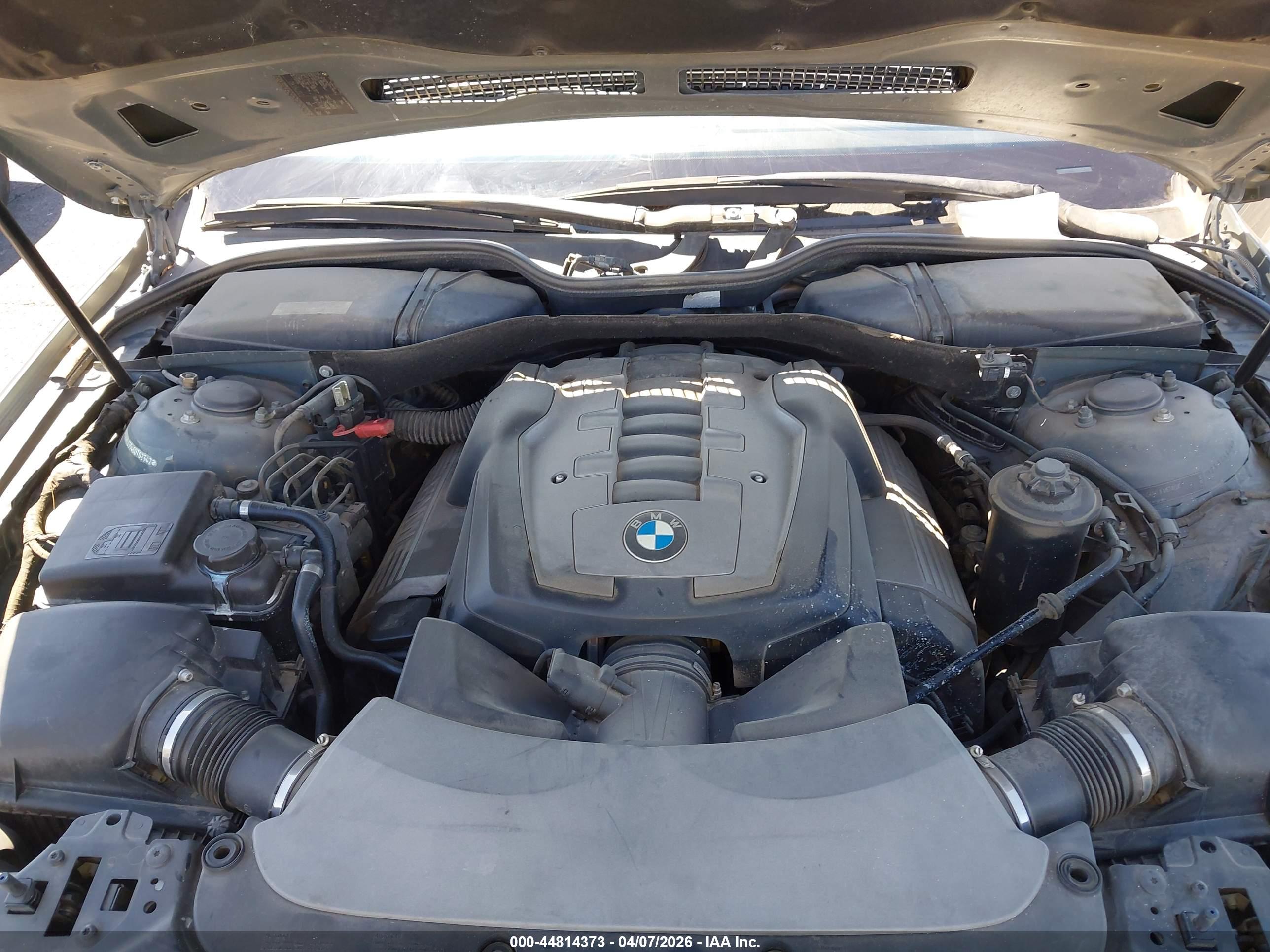 BMW 750I image 10