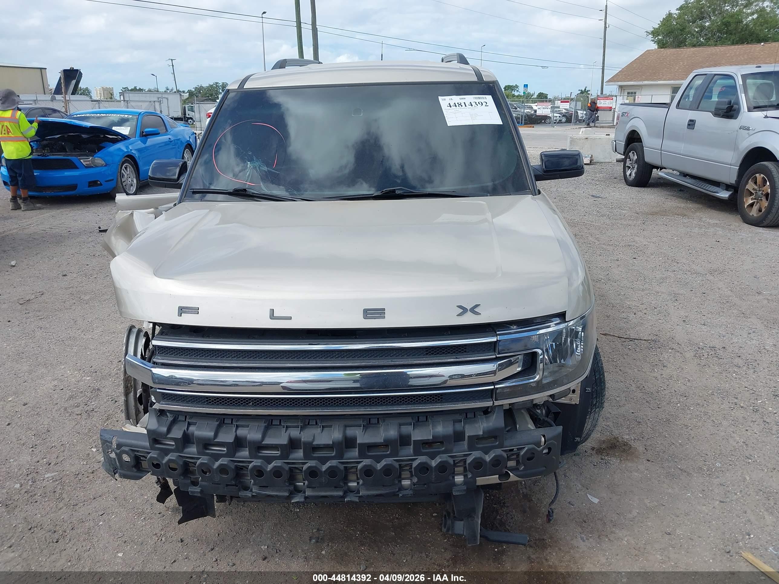 FORD FLEX image 6