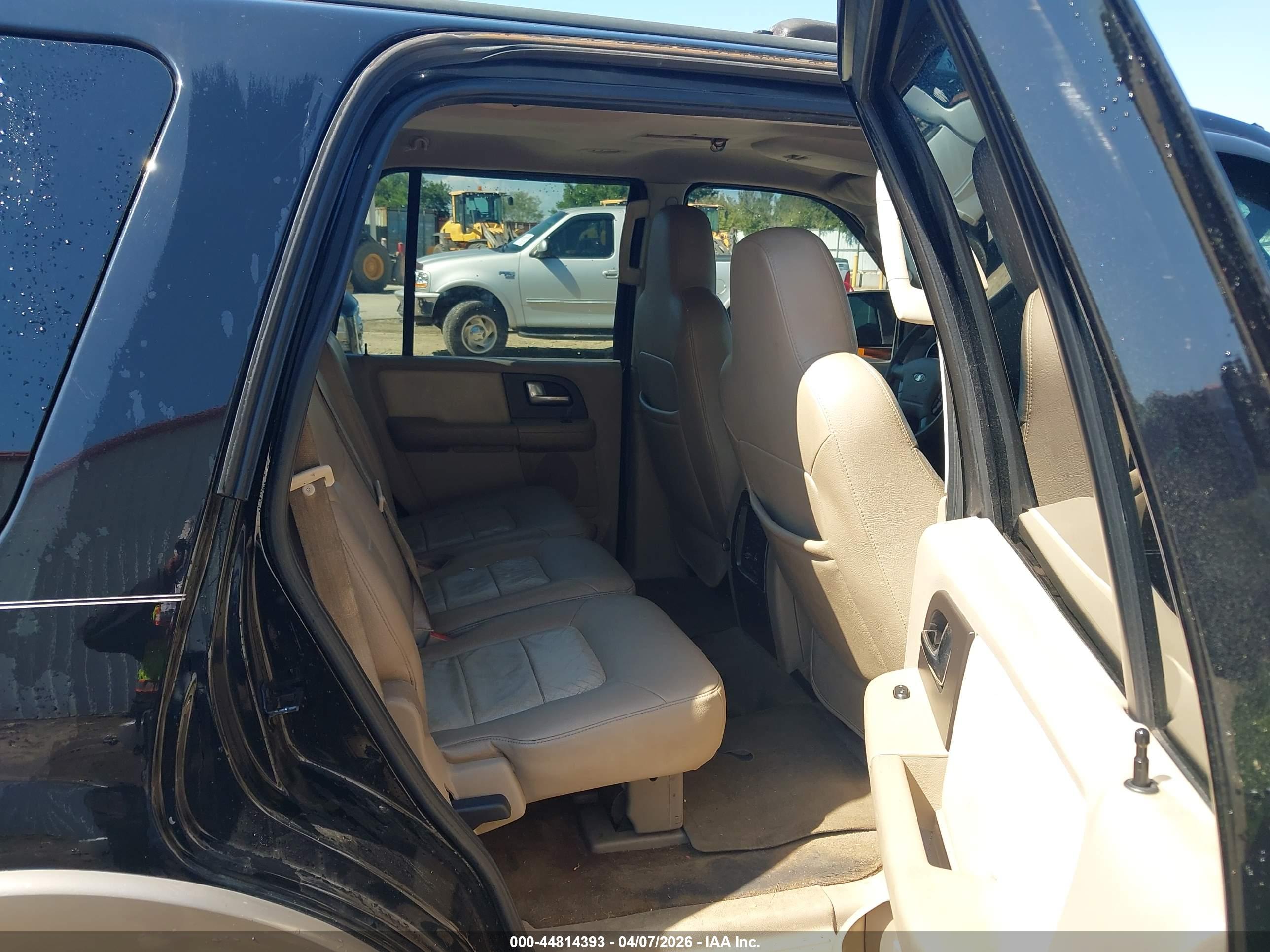 FORD EXPEDITION image 8