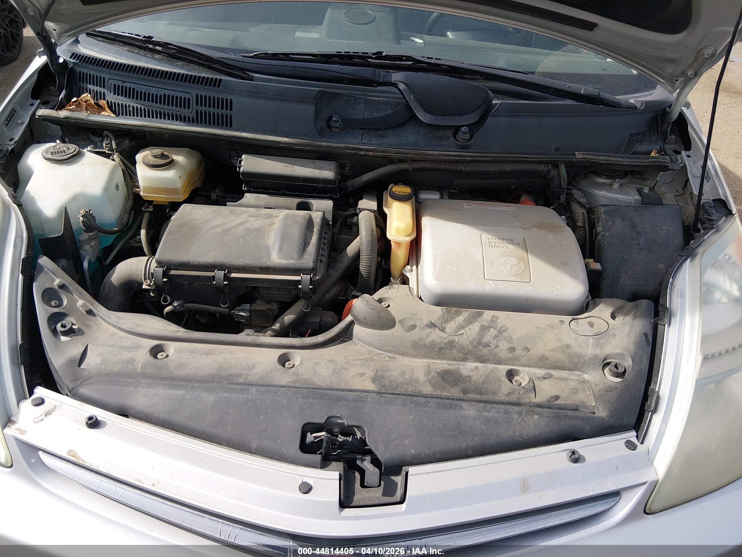 TOYOTA PRIUS image 10