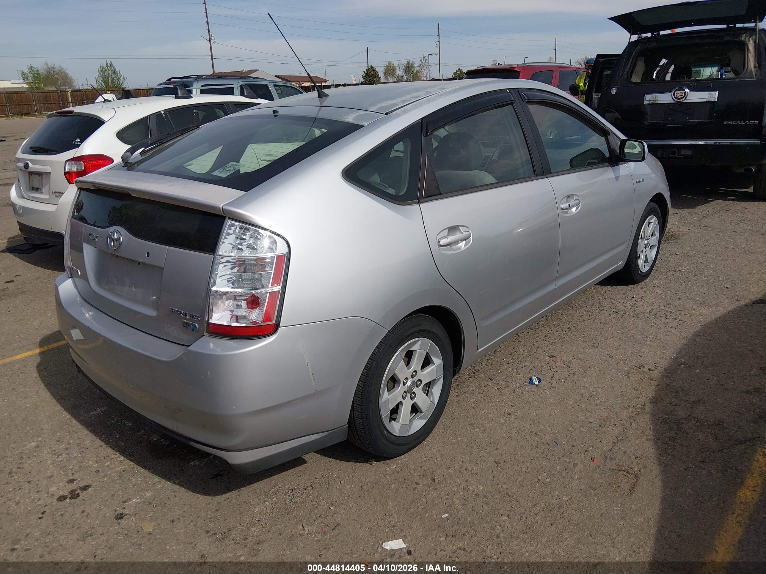 TOYOTA PRIUS image 4