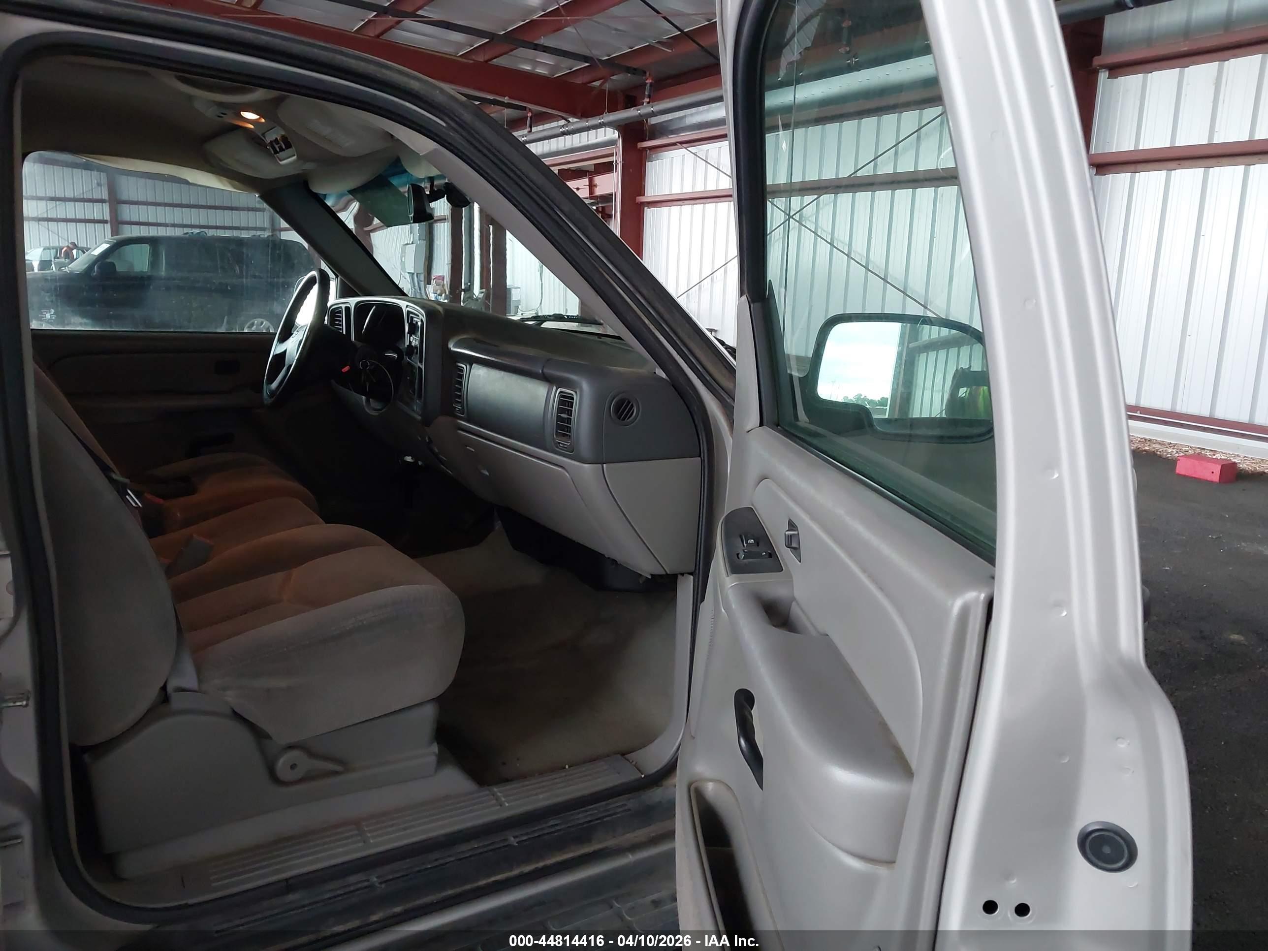 CHEVROLET TAHOE image 5