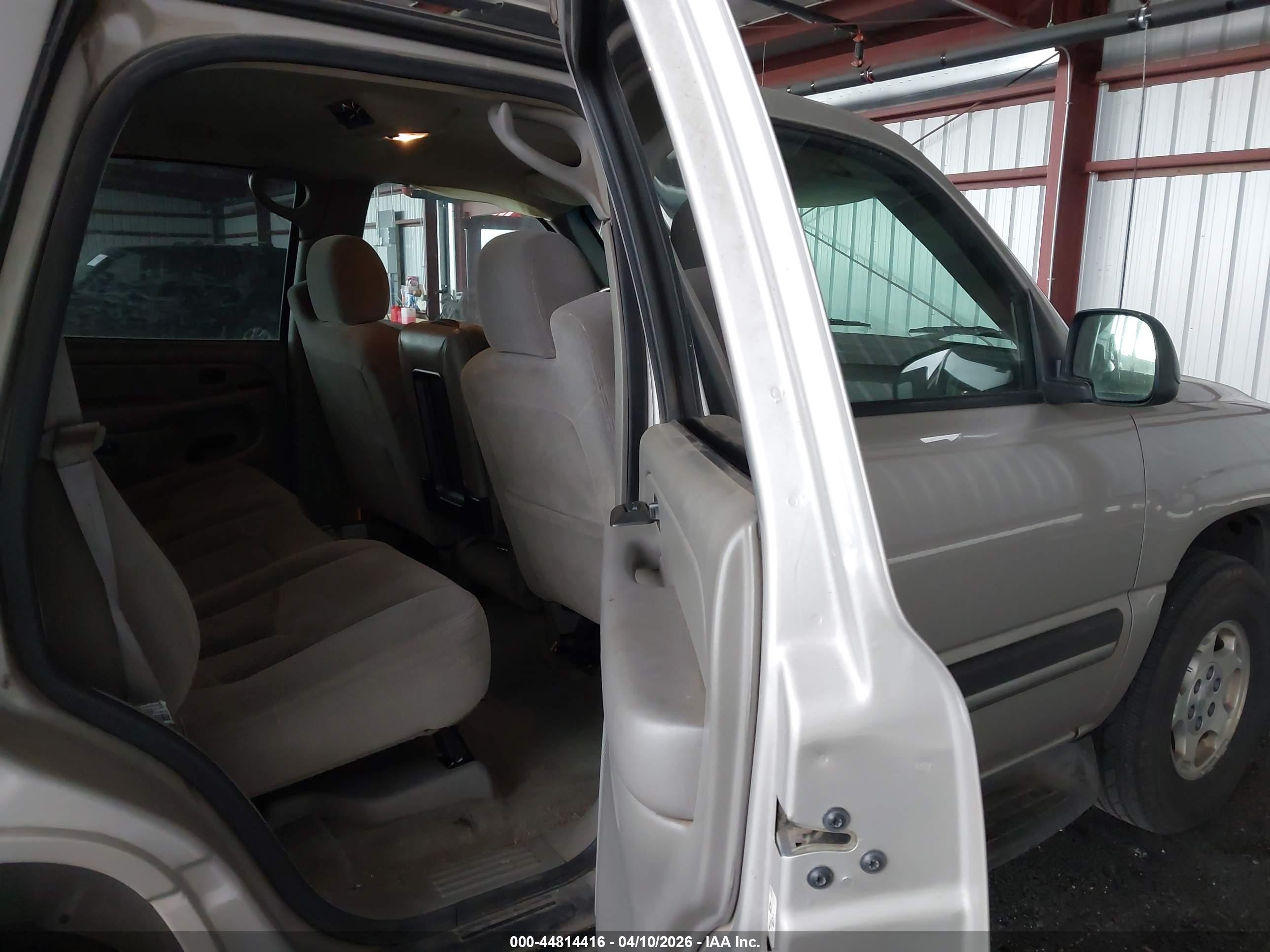 CHEVROLET TAHOE image 8