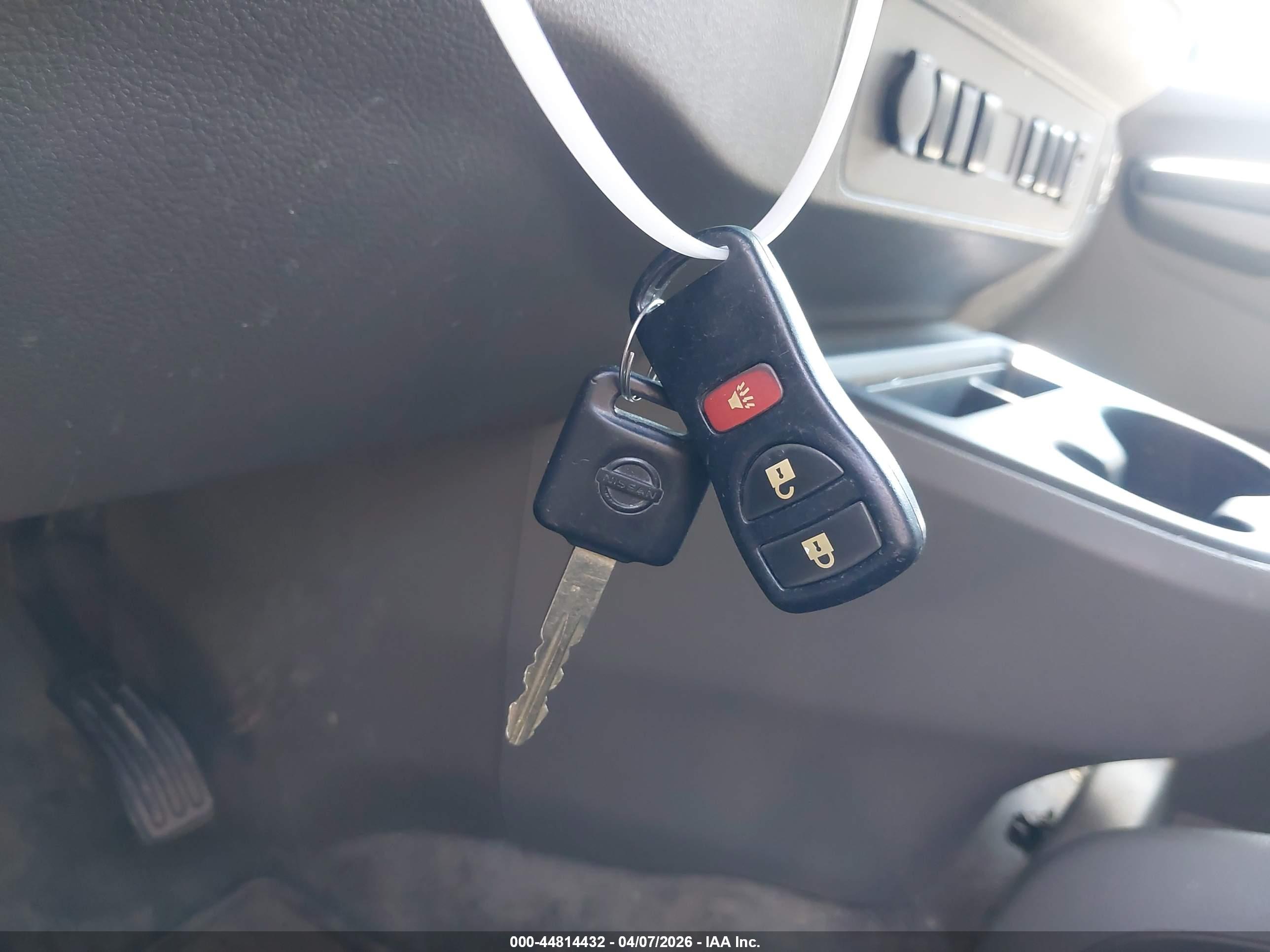 NISSAN NV image 11