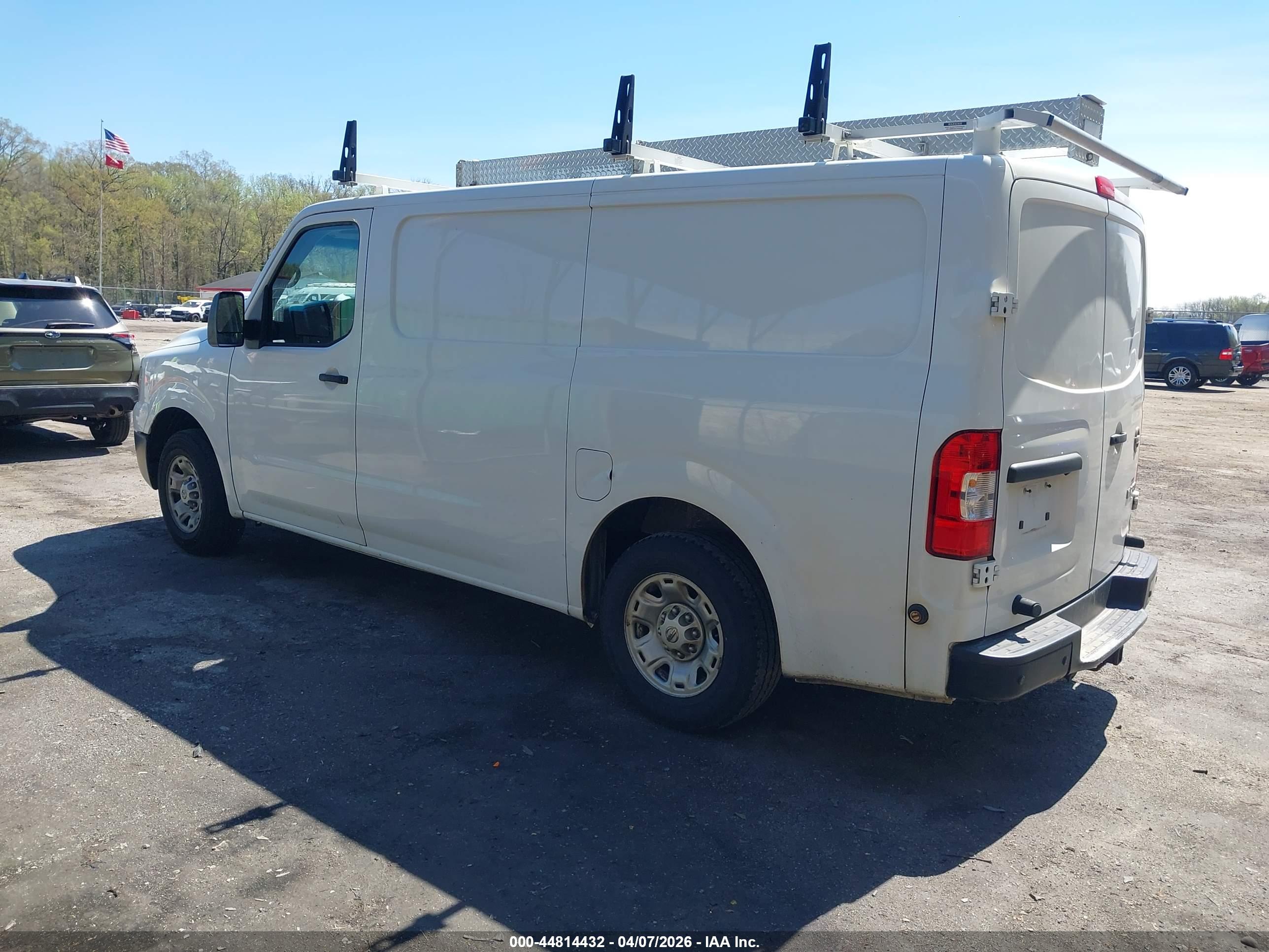 NISSAN NV image 3