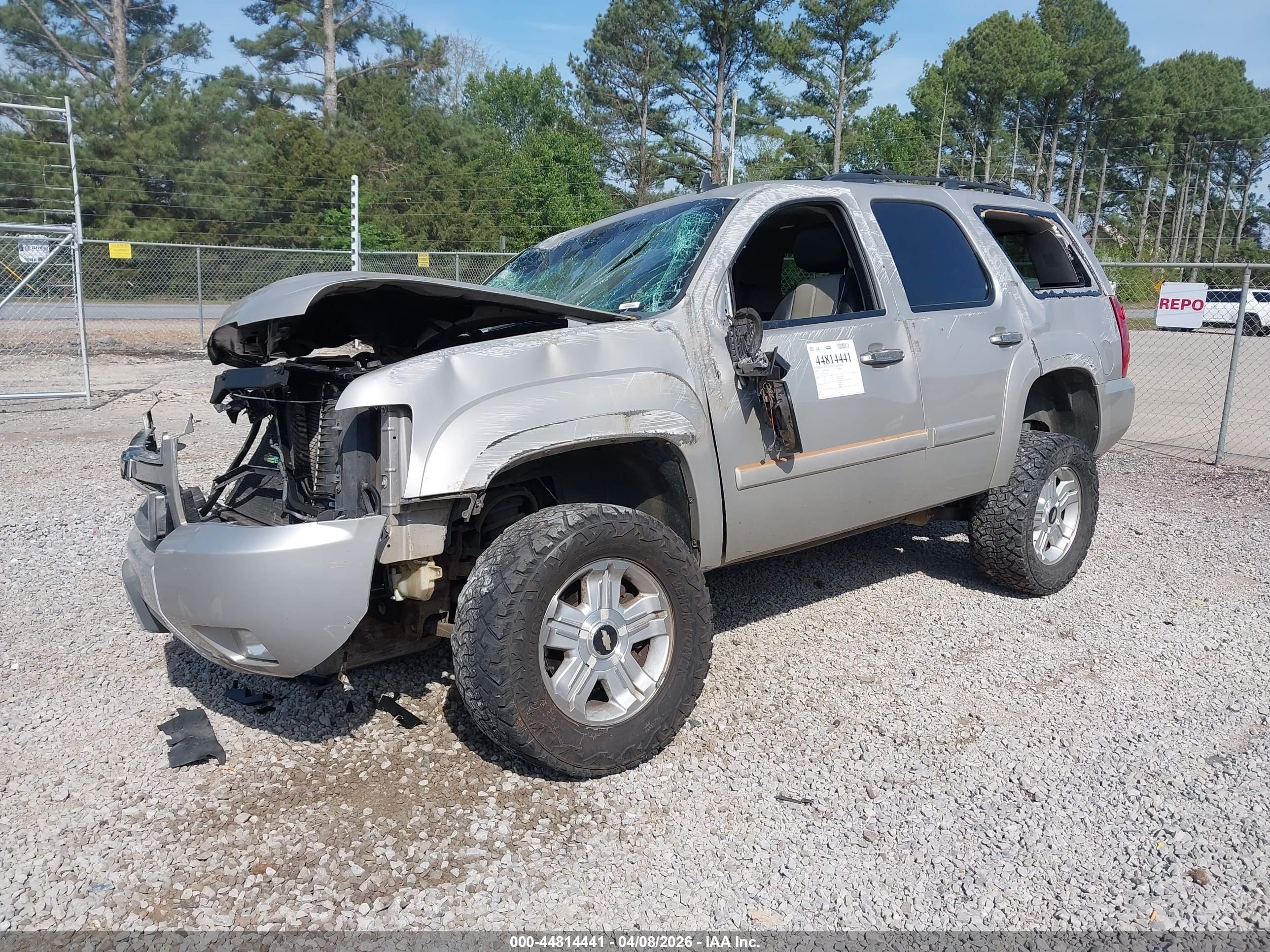 CHEVROLET TAHOE image 2