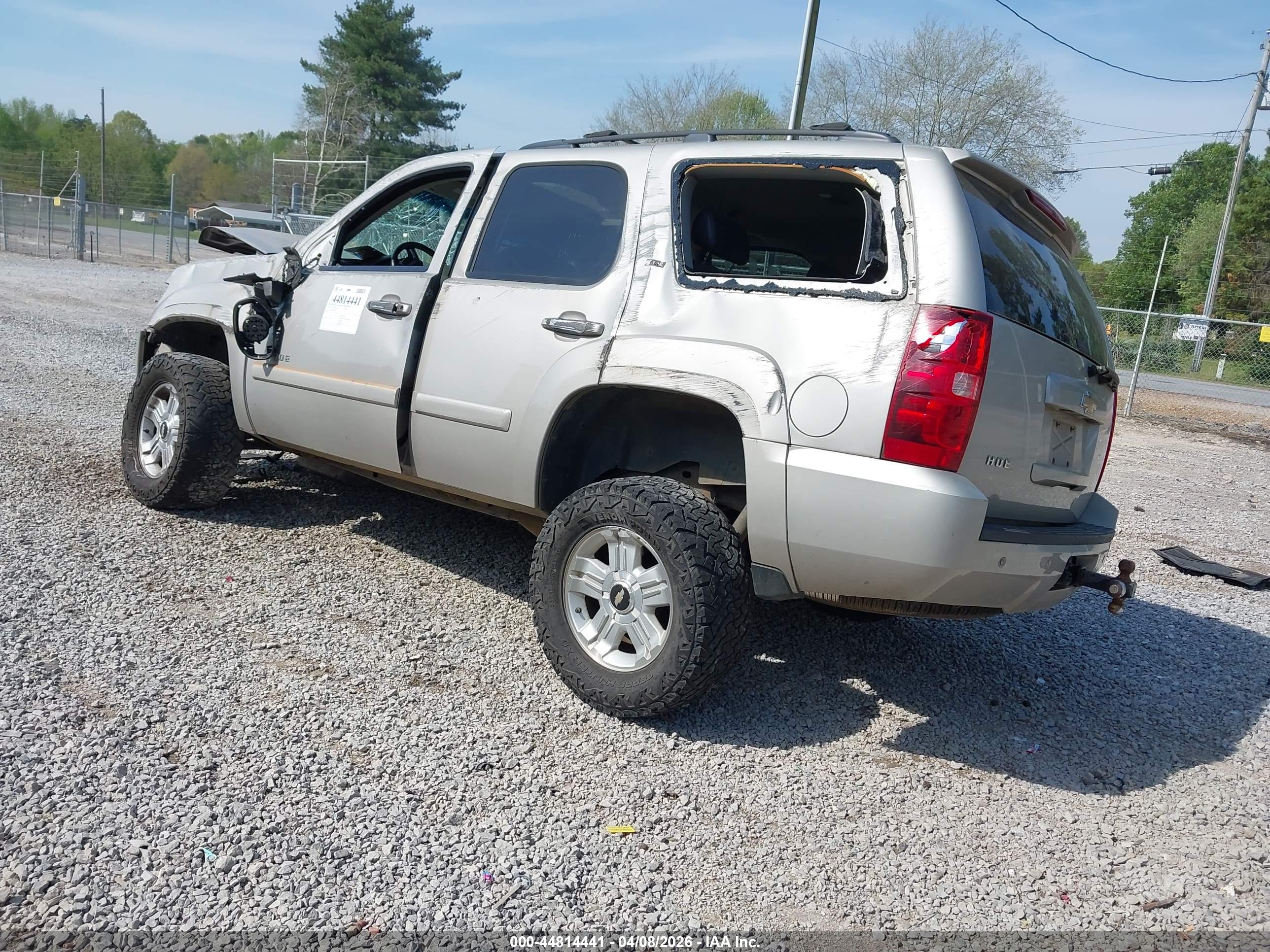 CHEVROLET TAHOE image 3