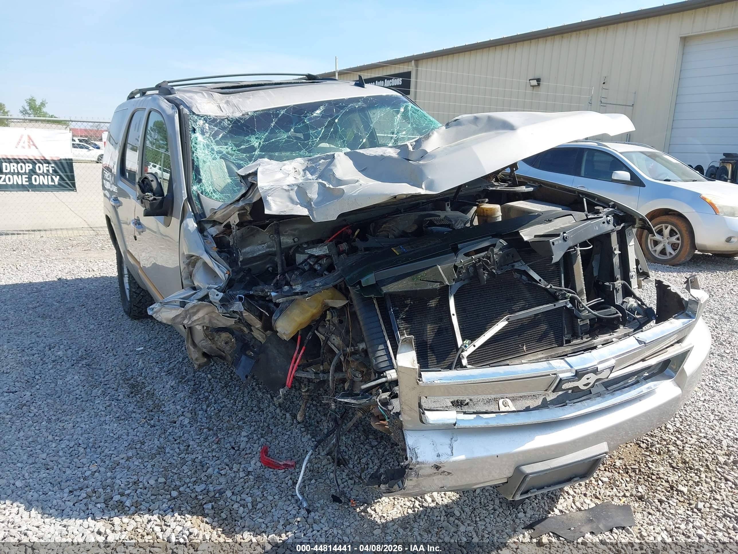 CHEVROLET TAHOE image 6