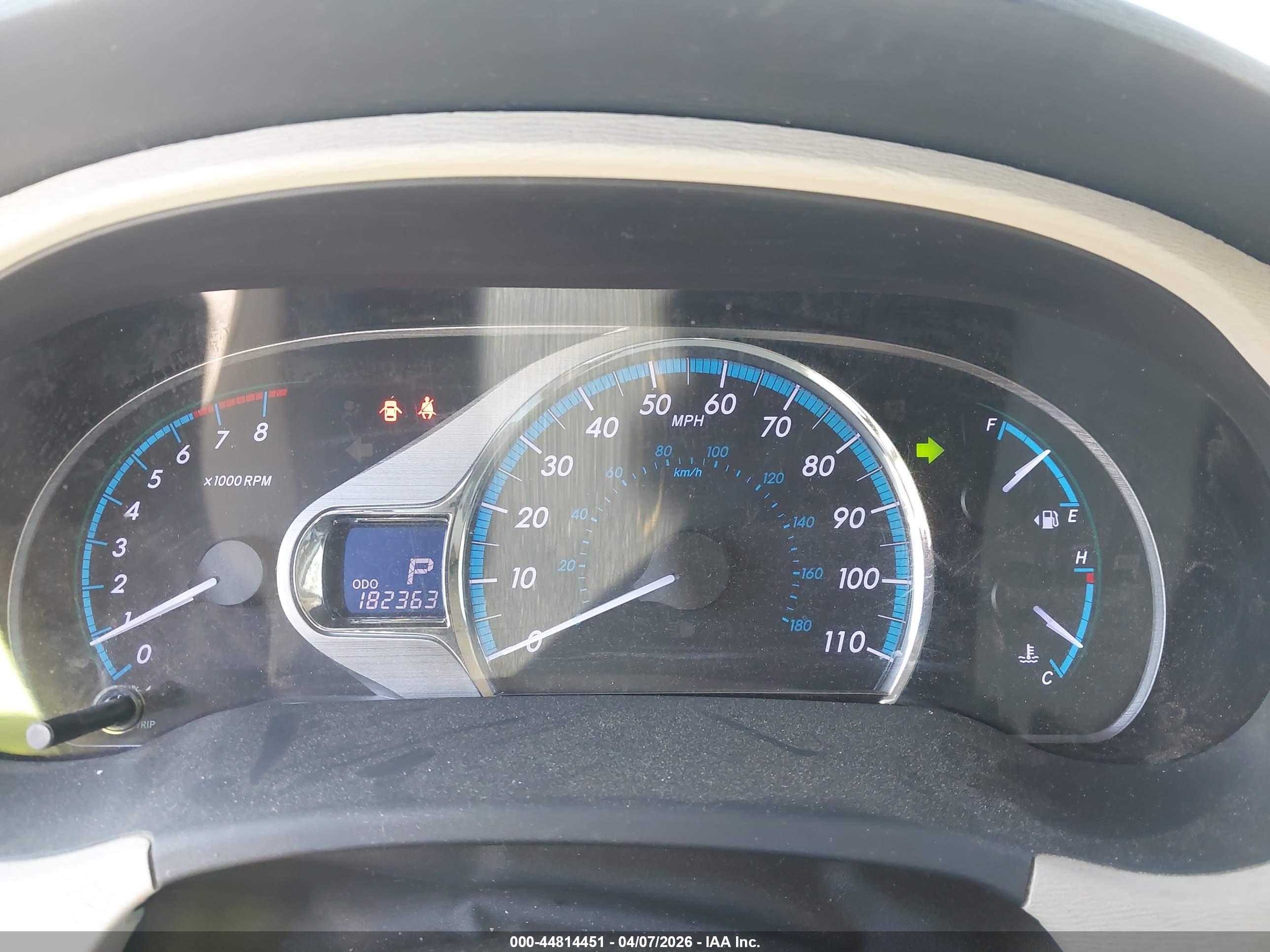 TOYOTA SIENNA image 7