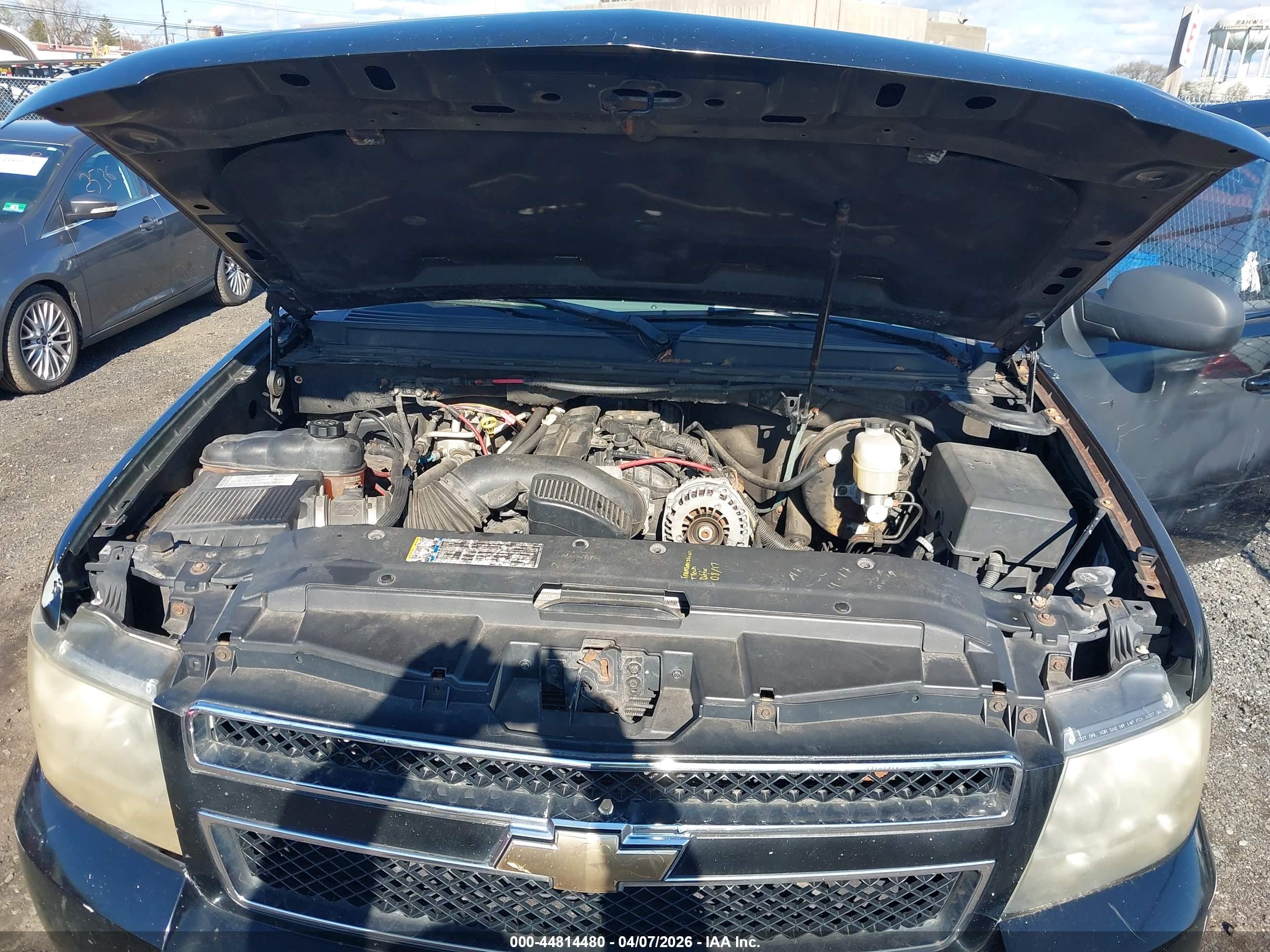 CHEVROLET TAHOE image 10
