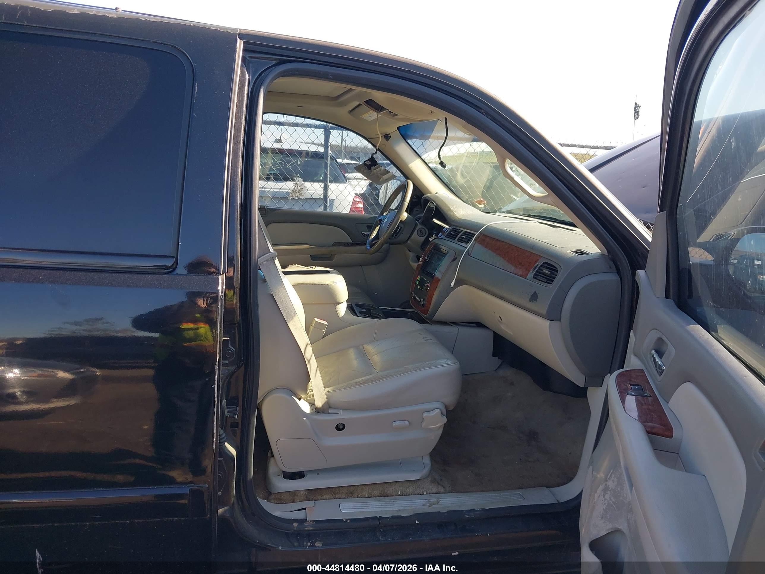 CHEVROLET TAHOE image 5