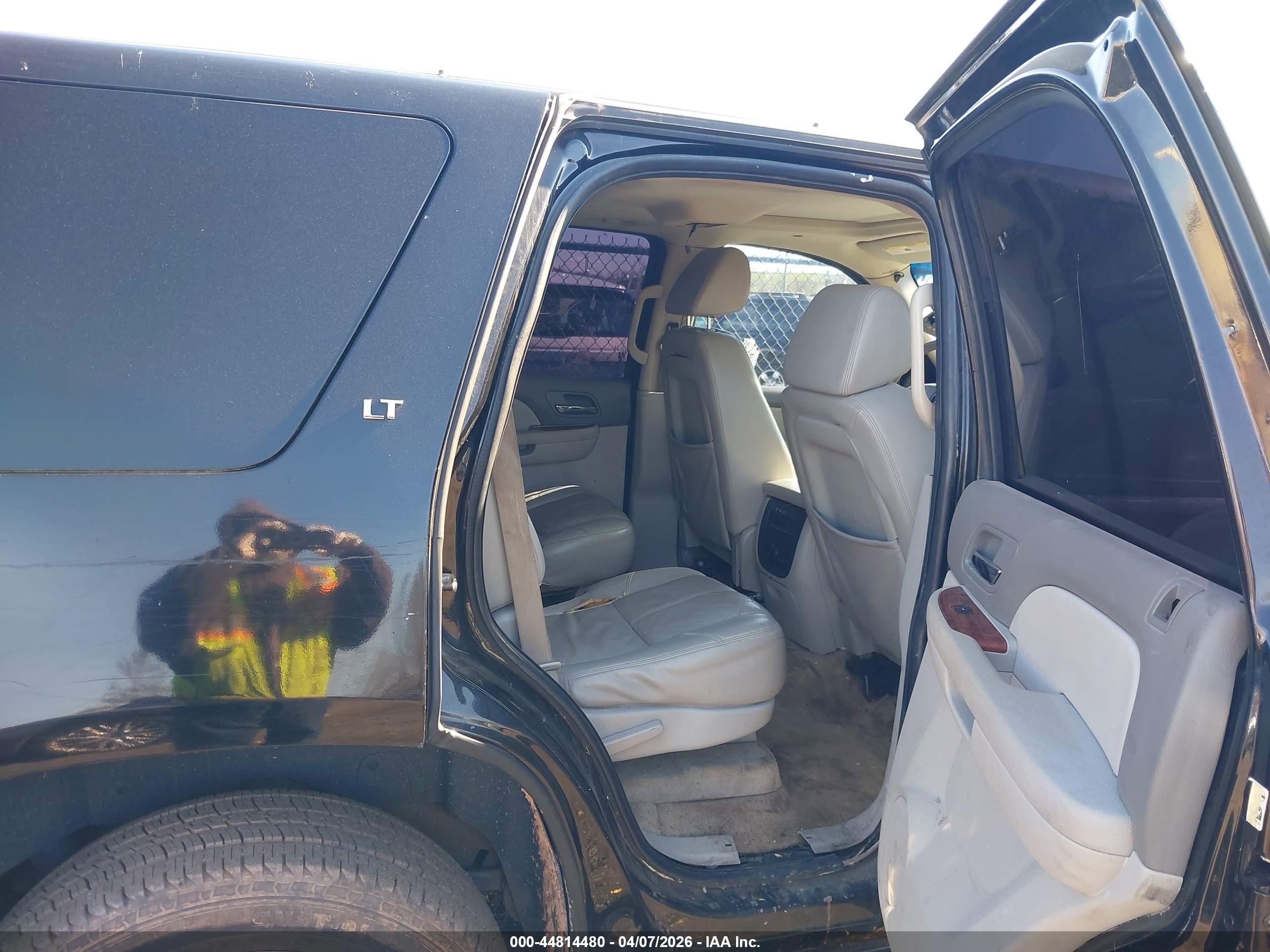 CHEVROLET TAHOE image 8