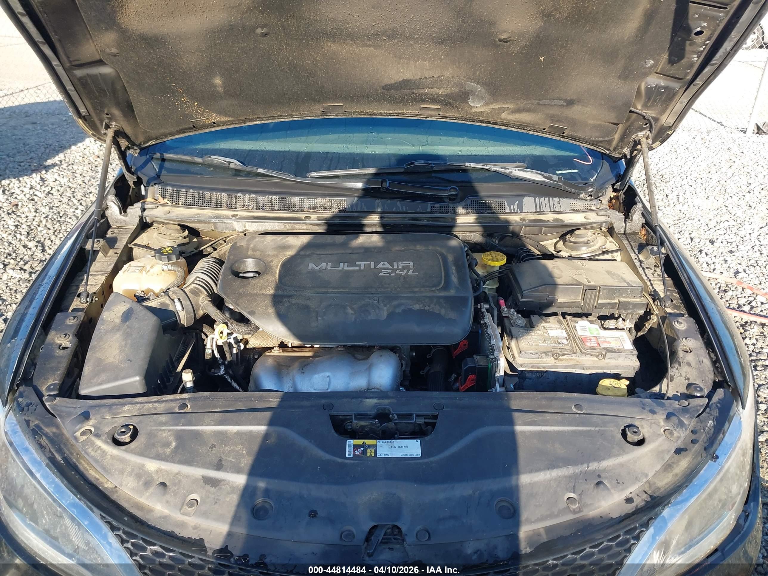CHRYSLER 200 image 10