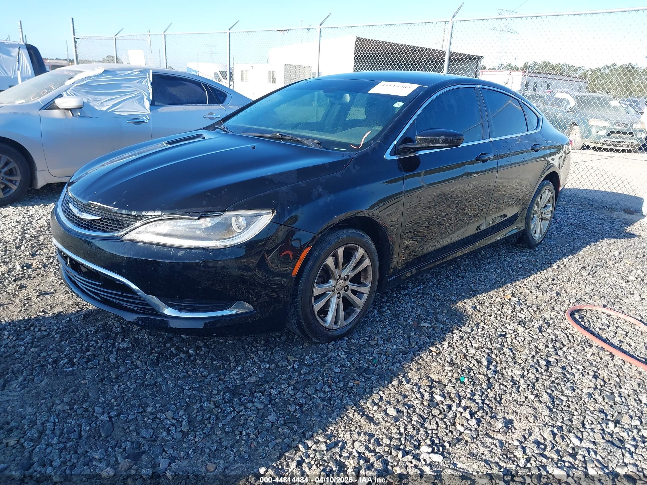 CHRYSLER 200 image 2