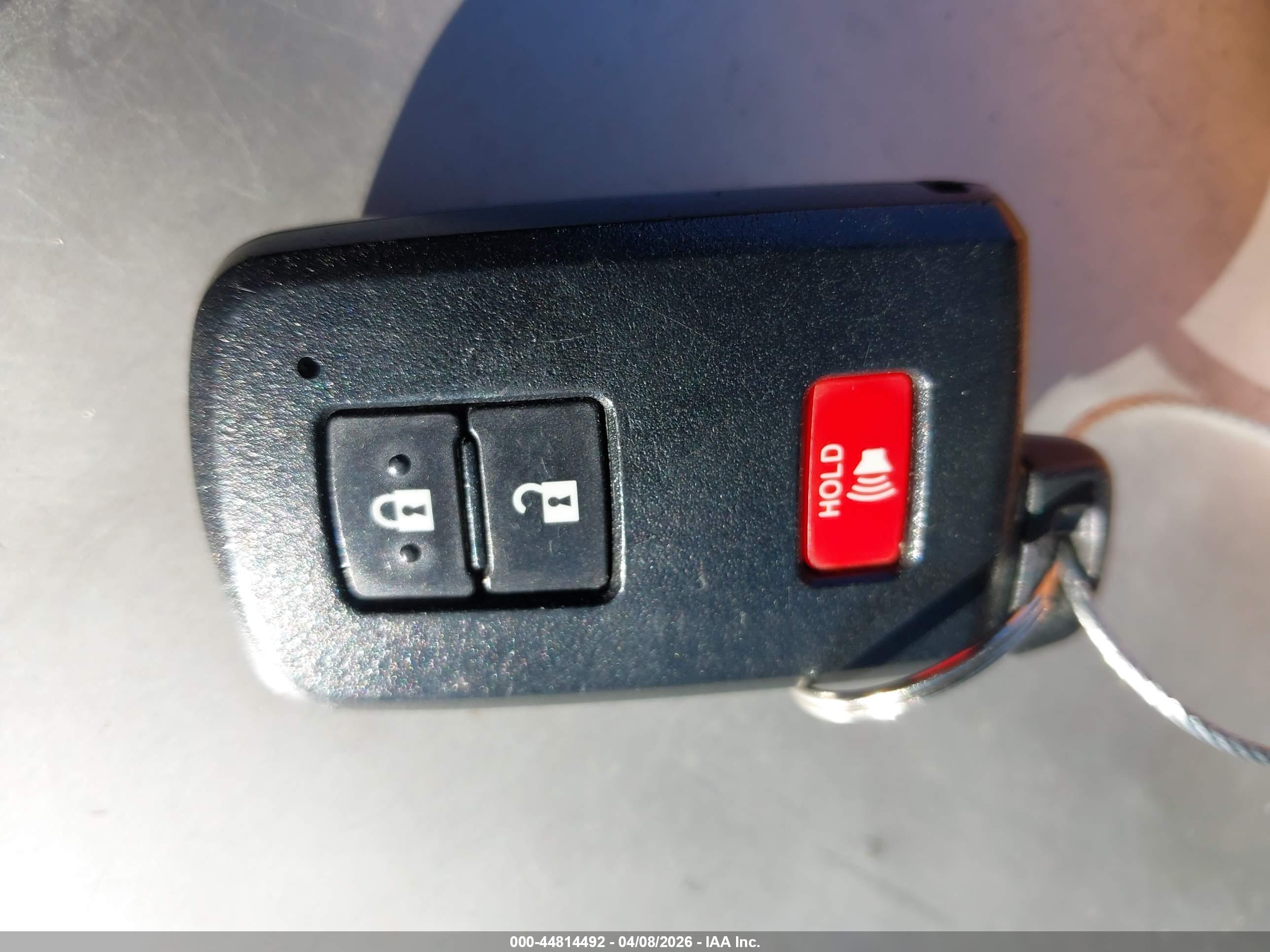 TOYOTA PRIUS image 11