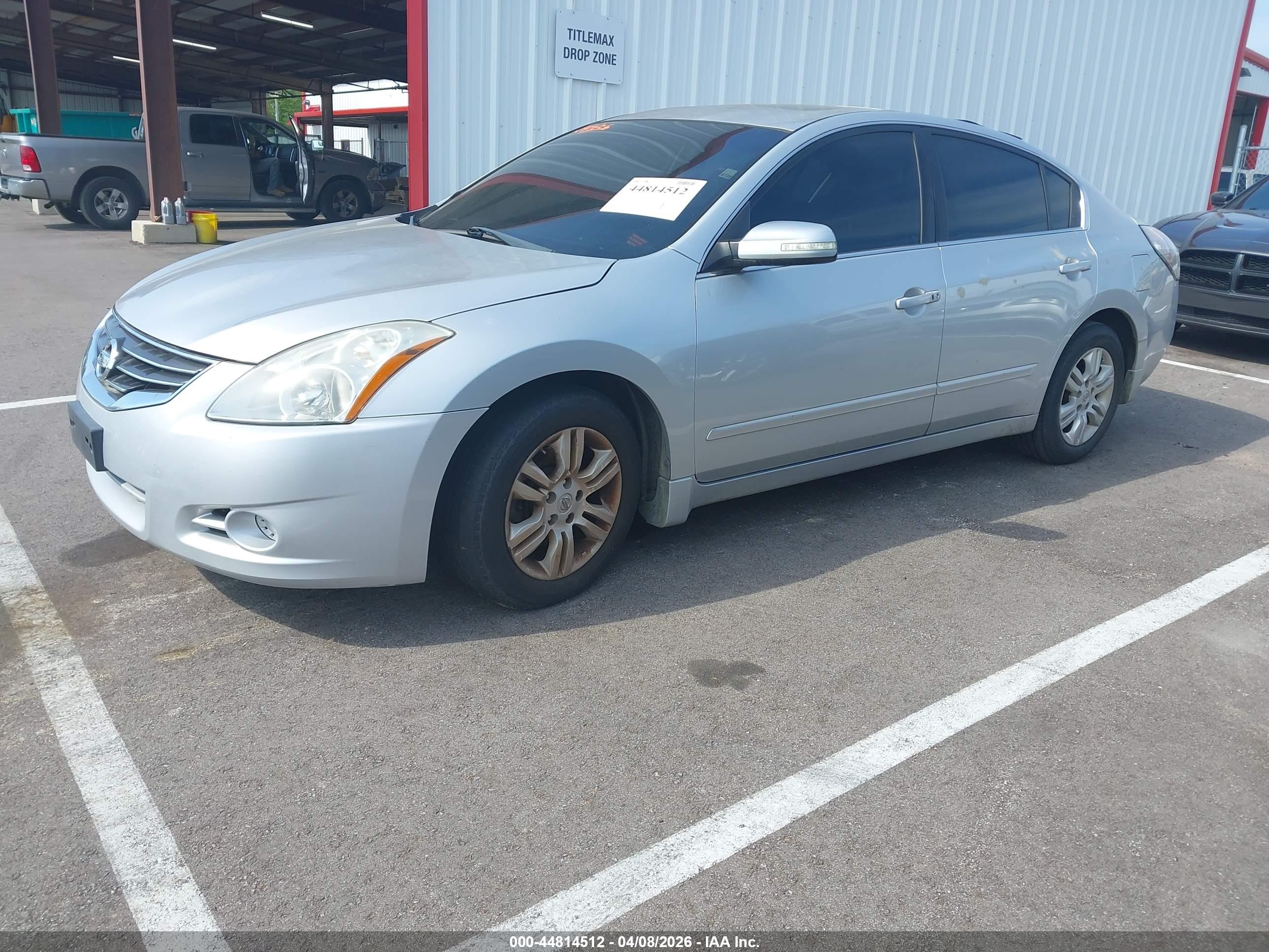 NISSAN ALTIMA image 2