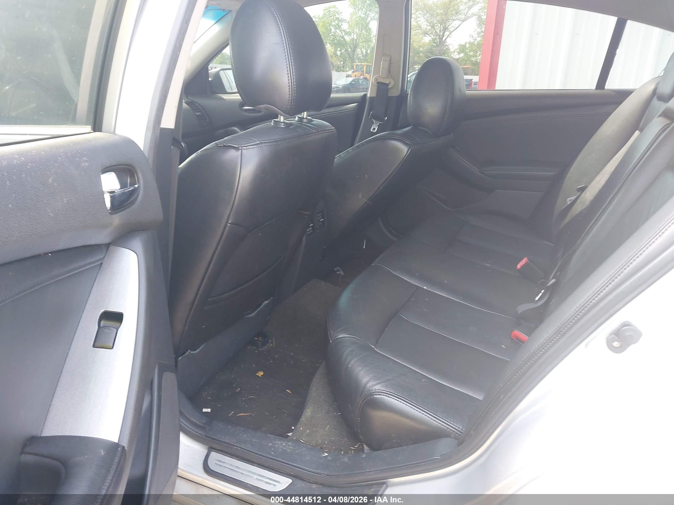 NISSAN ALTIMA image 8