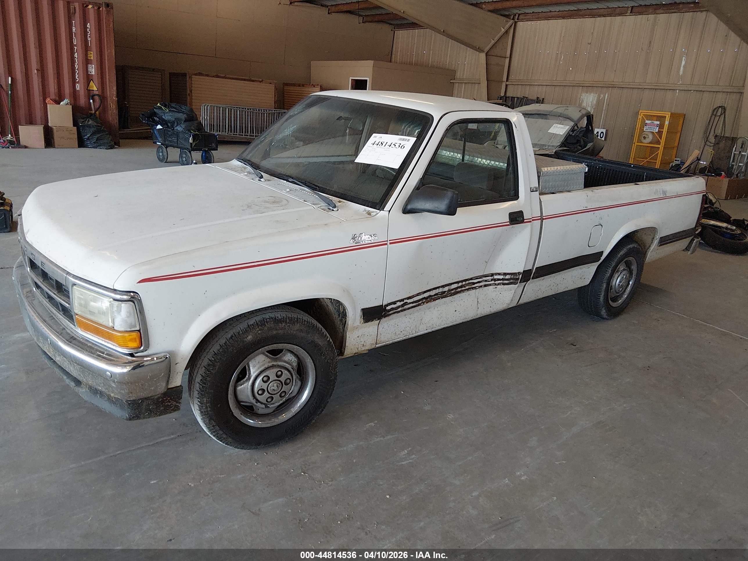 DODGE DAKOTA image 2
