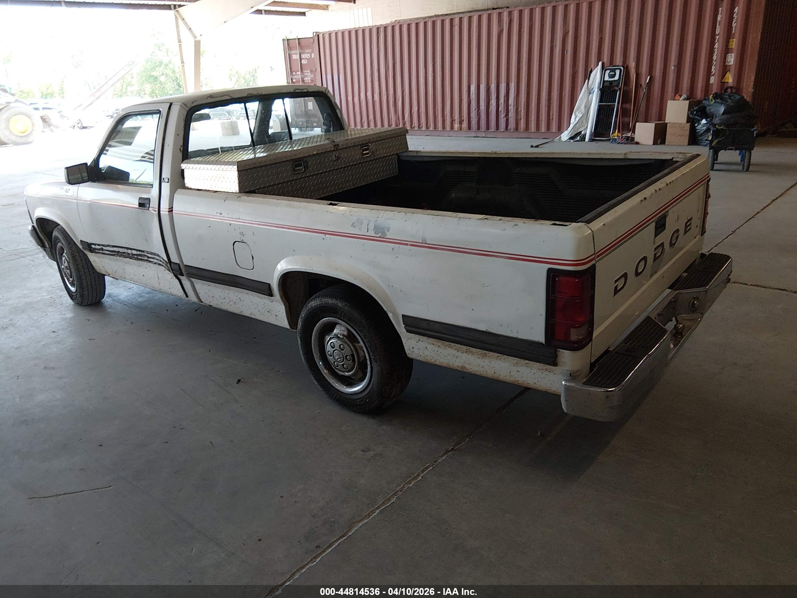 DODGE DAKOTA image 3