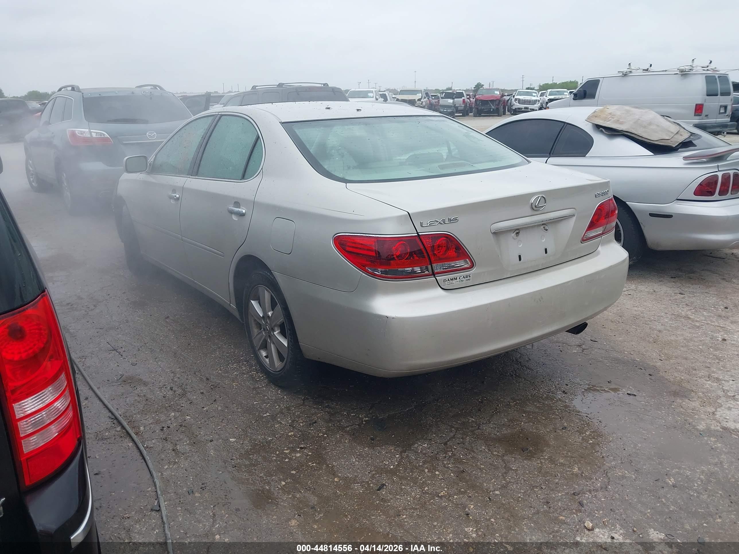 LEXUS ES image 3