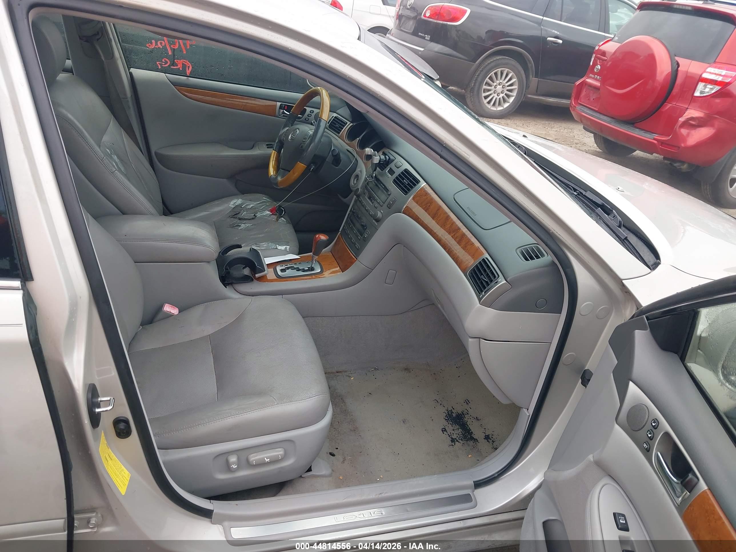 LEXUS ES image 5