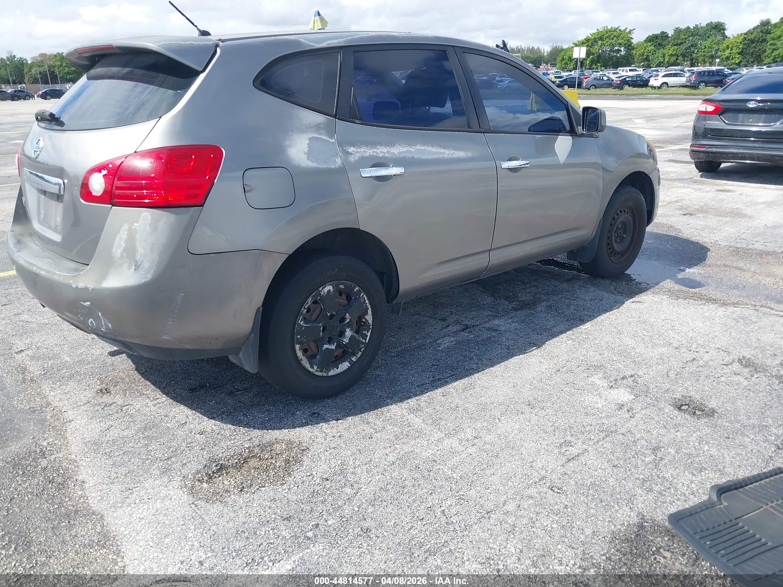 NISSAN ROGUE image 4