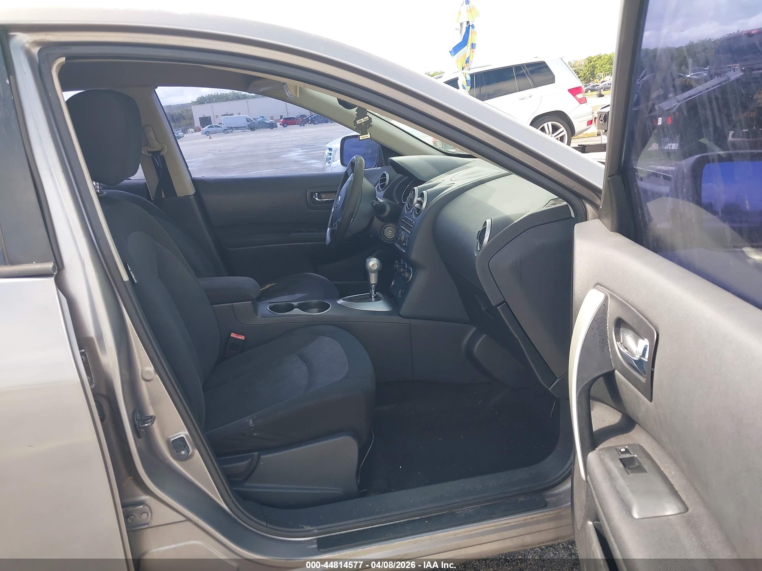 NISSAN ROGUE image 5