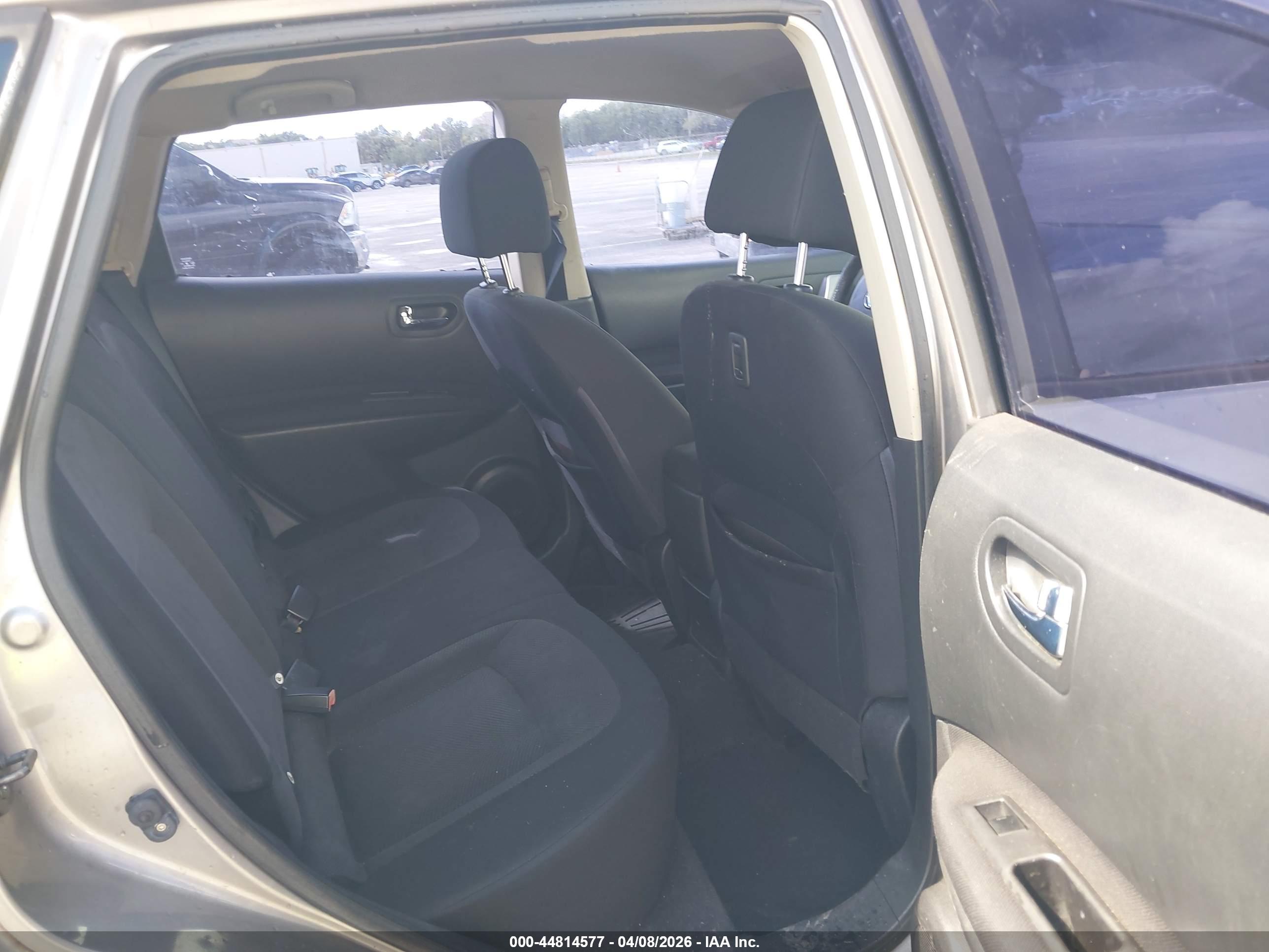 NISSAN ROGUE image 8