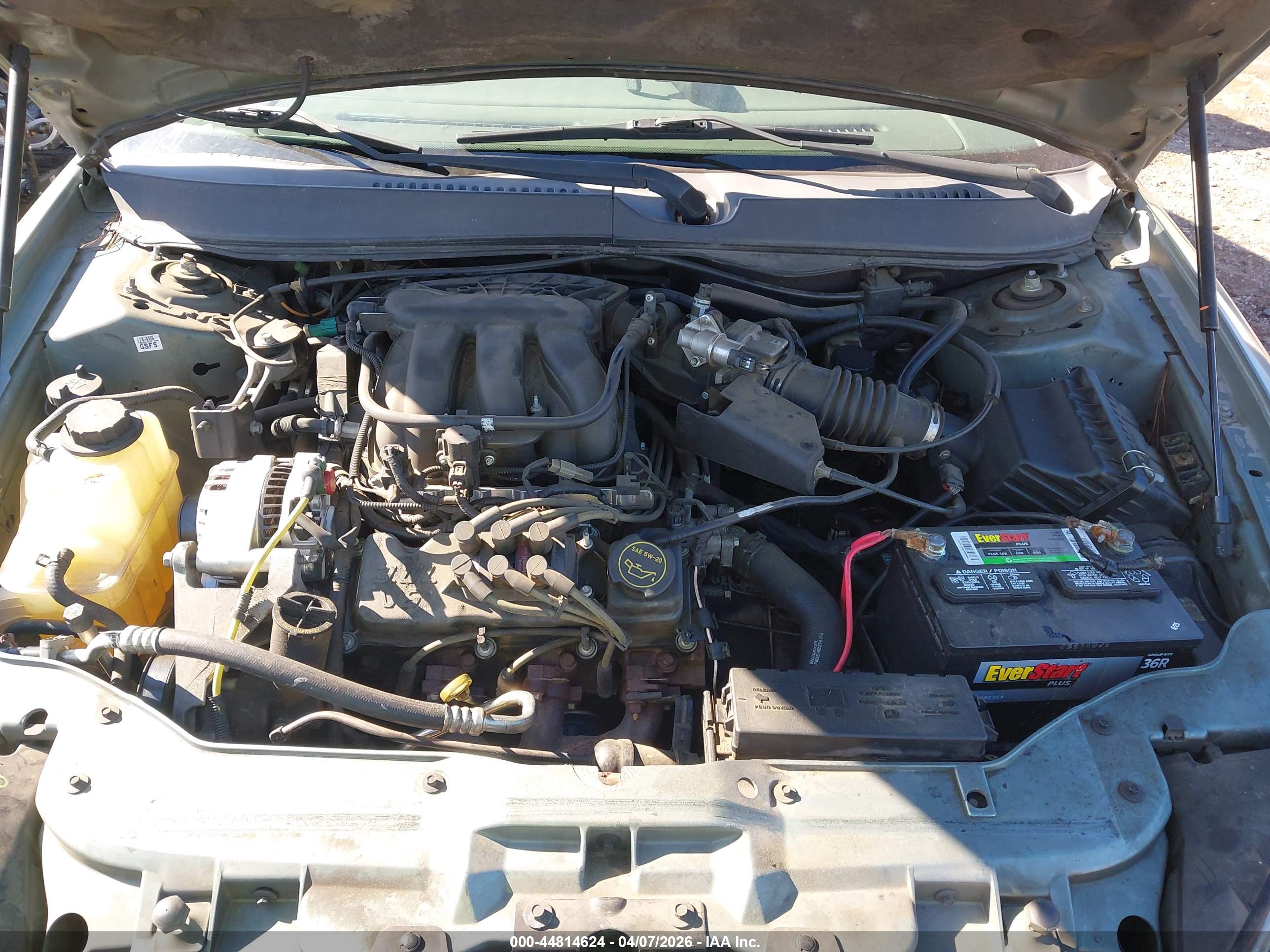 FORD TAURUS image 10
