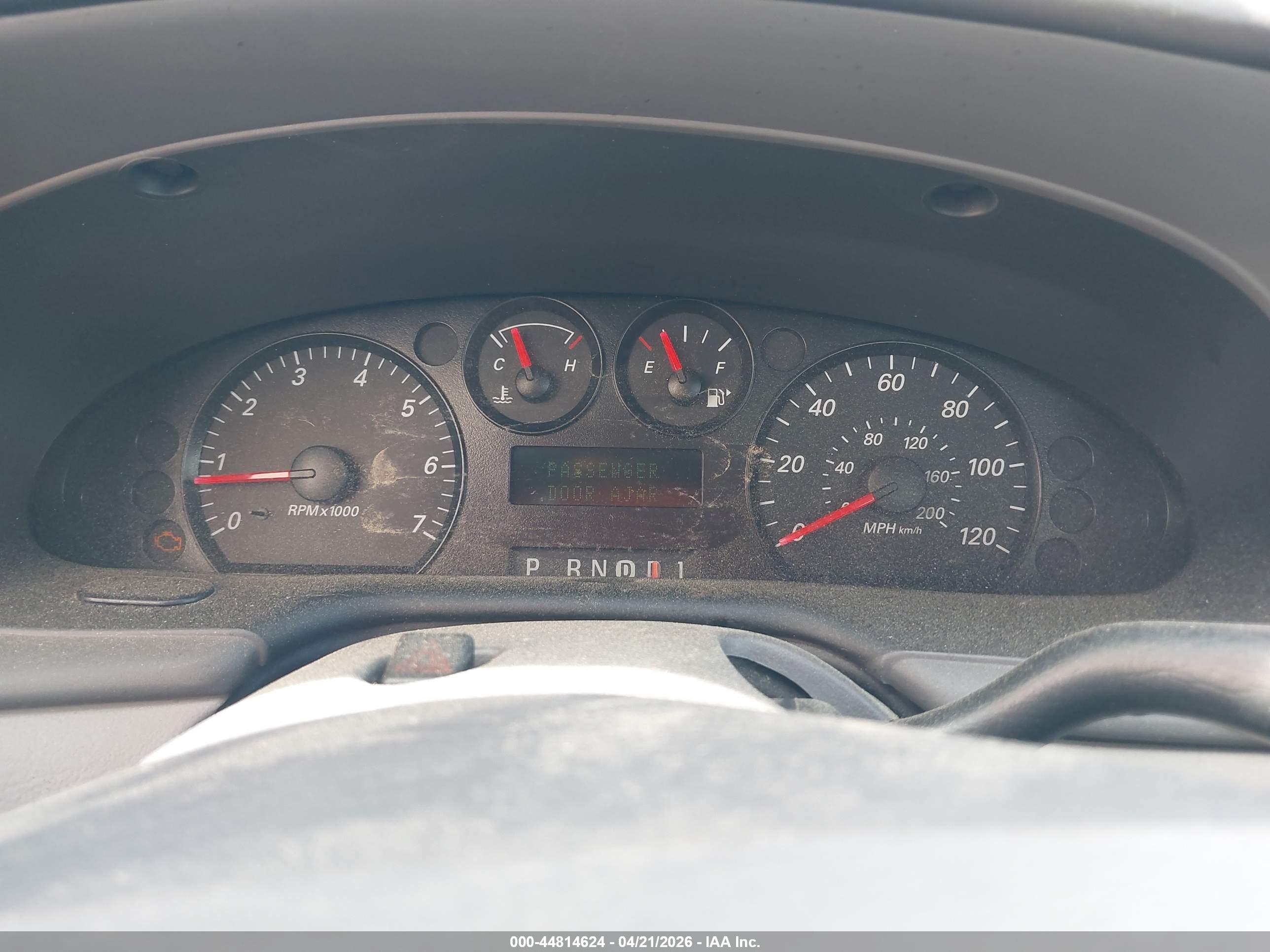 FORD TAURUS image 7