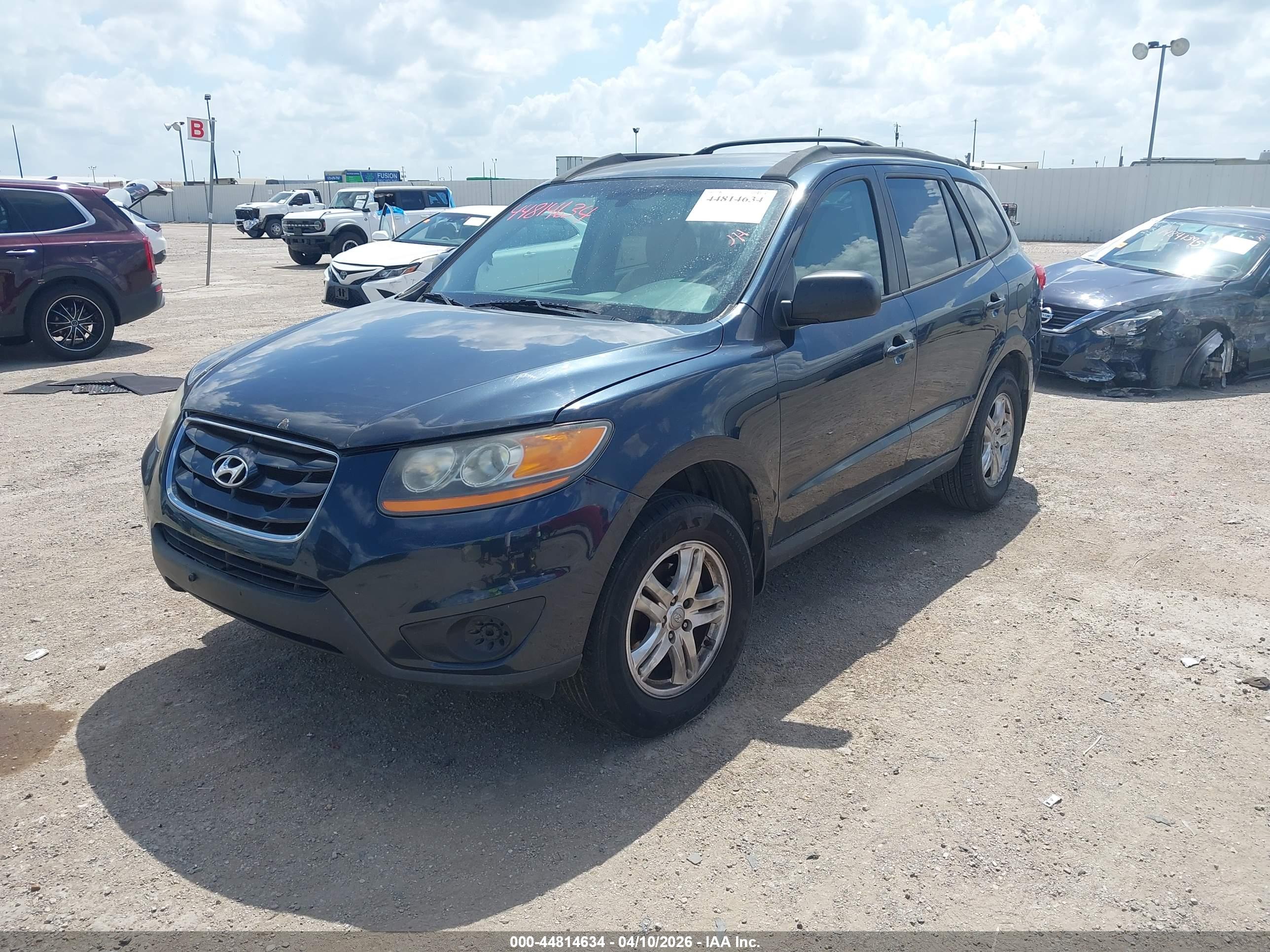 HYUNDAI SANTA image 2