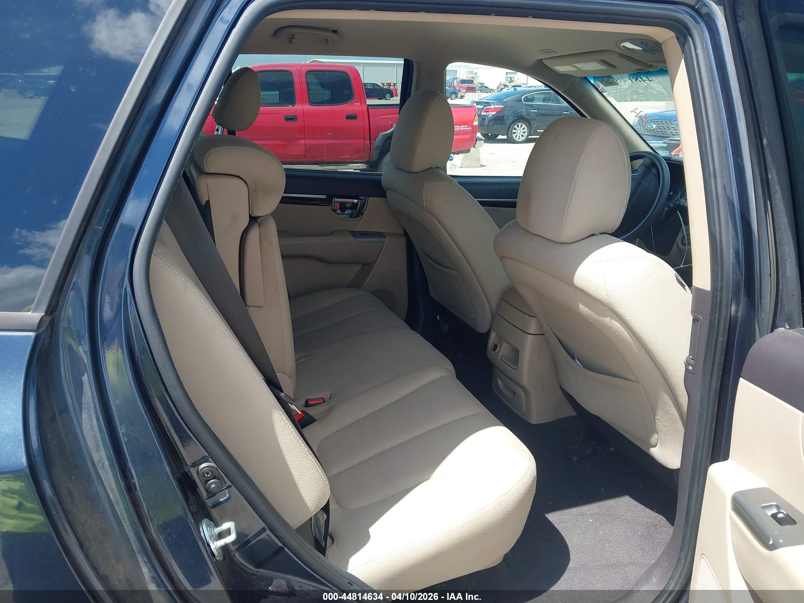 HYUNDAI SANTA image 8
