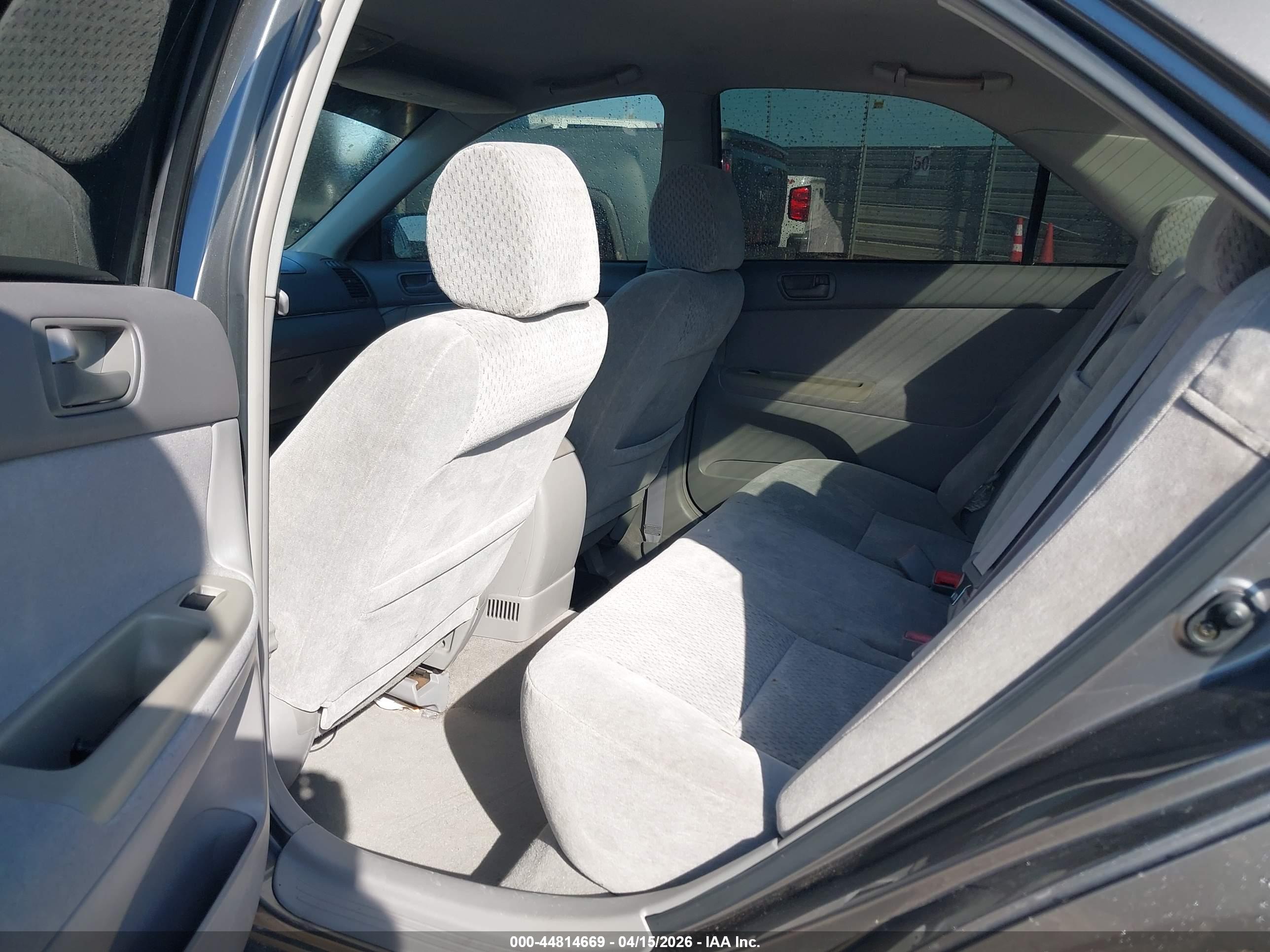 TOYOTA CAMRY image 8