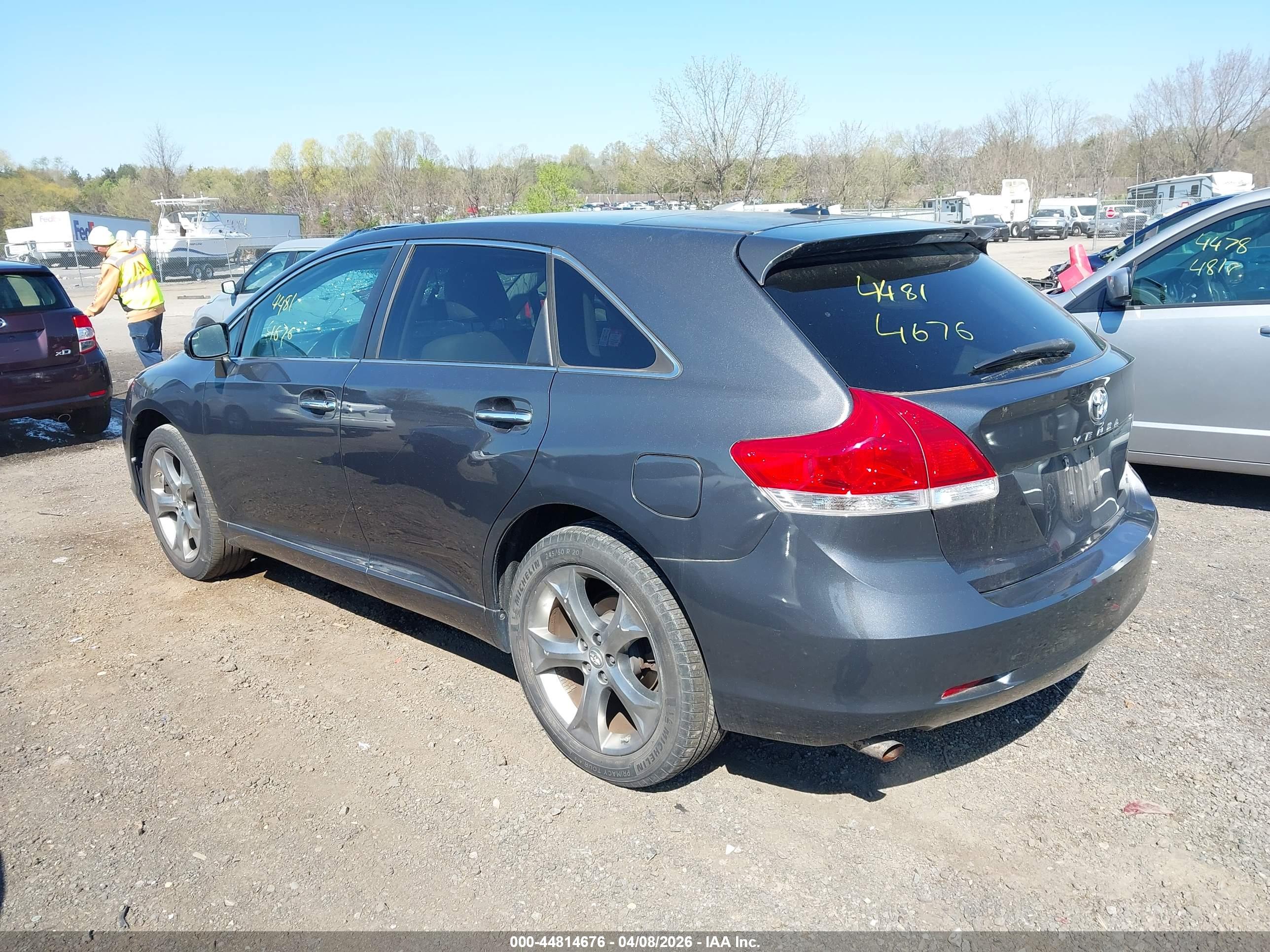 TOYOTA VENZA image 3