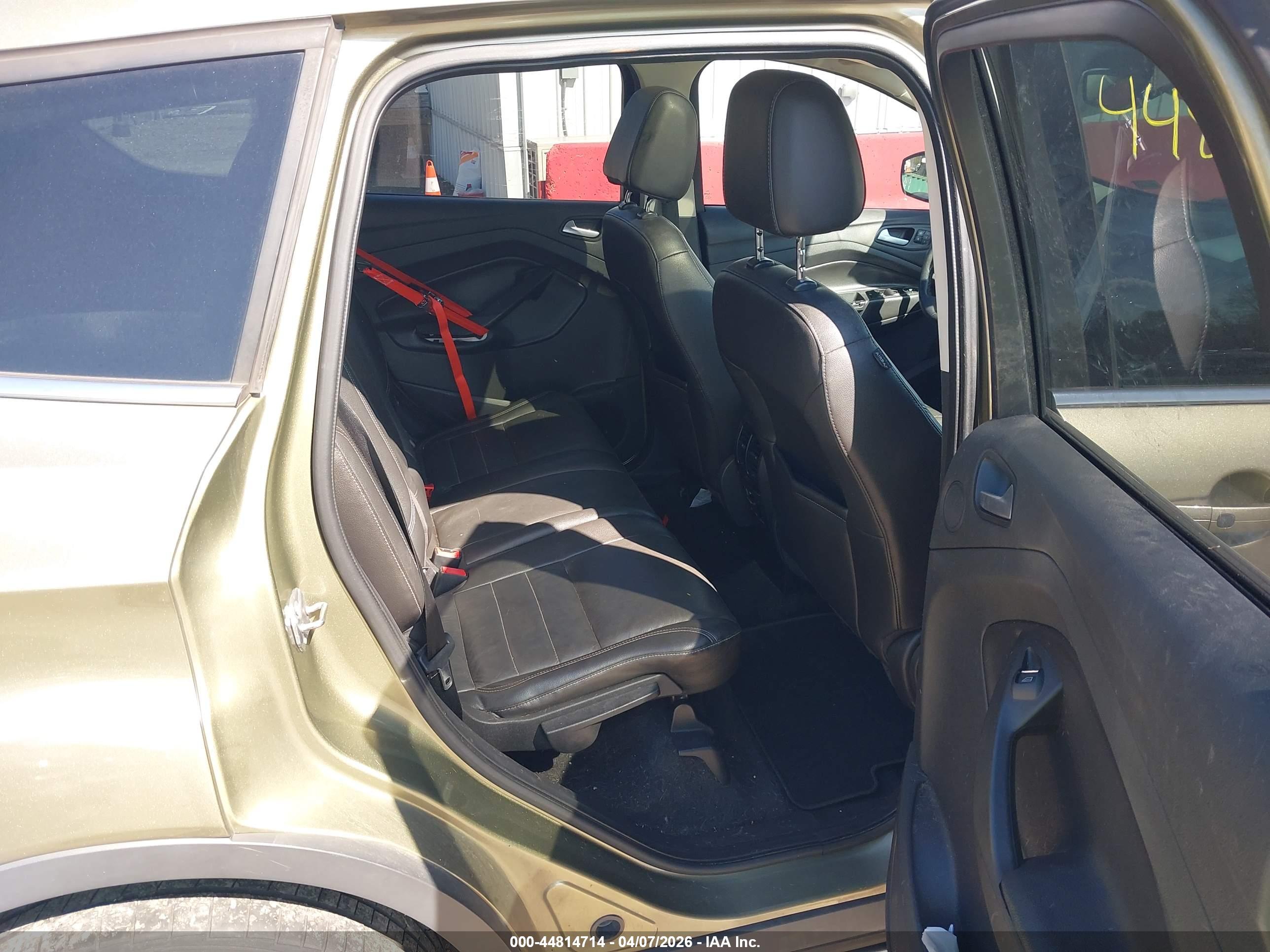 FORD ESCAPE image 8