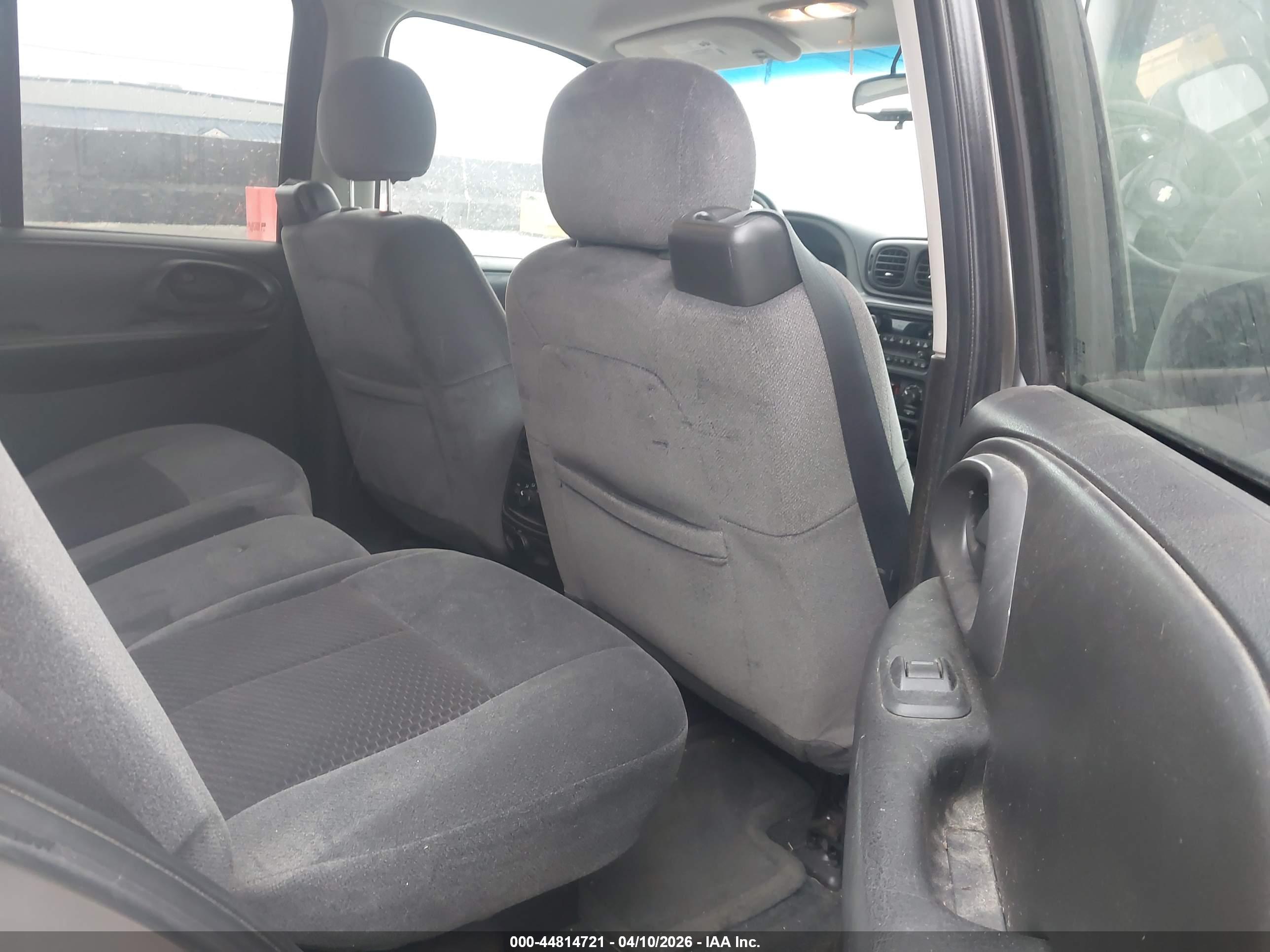 CHEVROLET TRAILBLAZER image 8