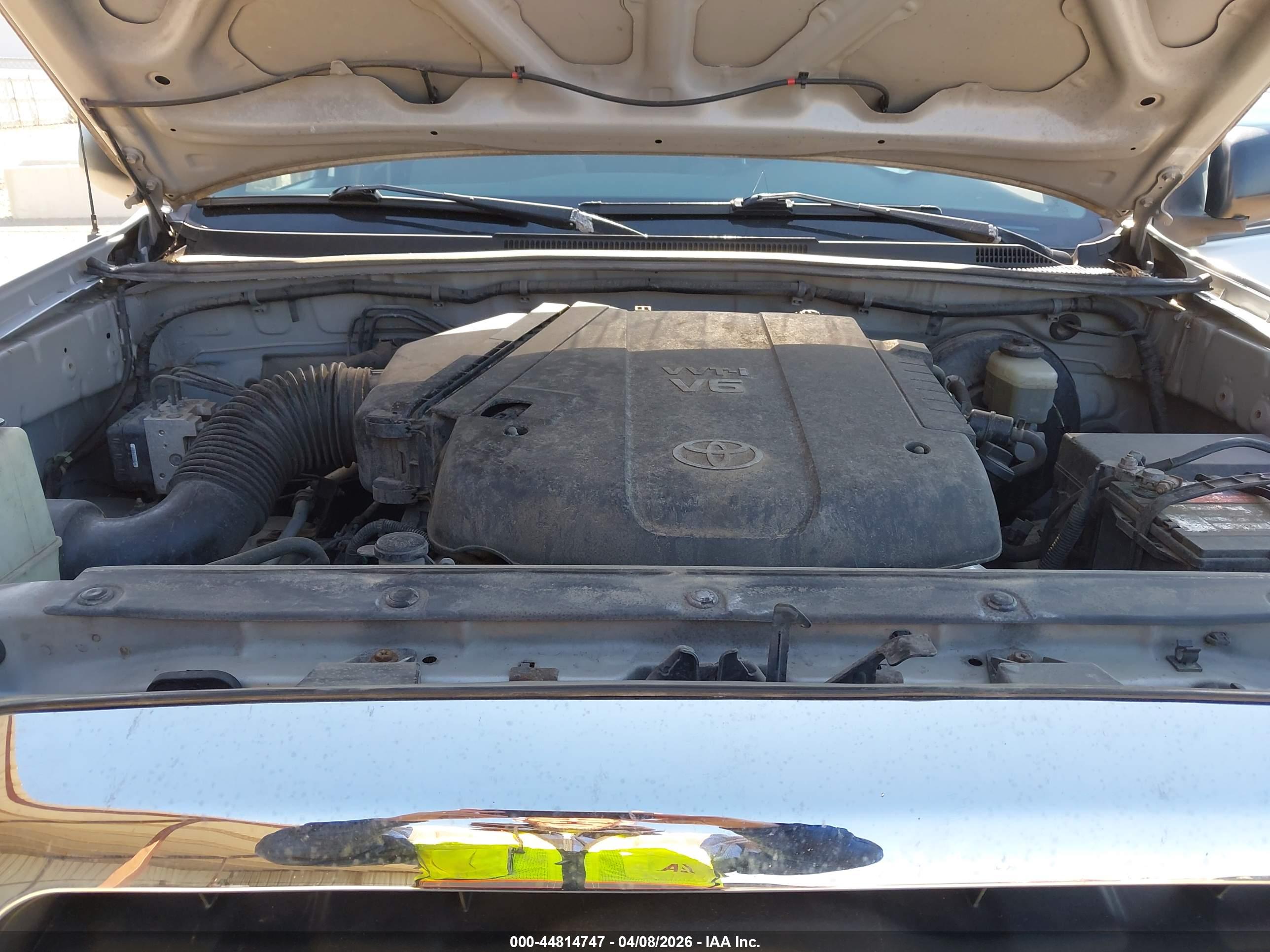 TOYOTA TACOMA image 10