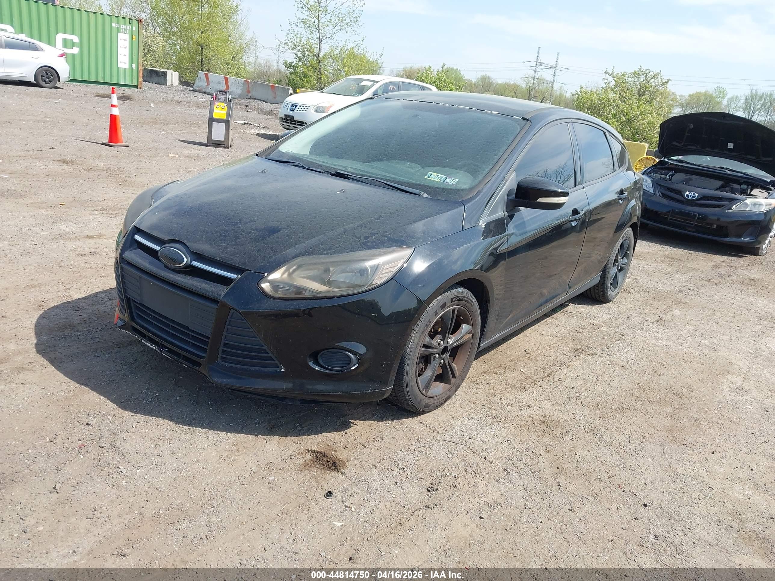 FORD FOCUS image 2