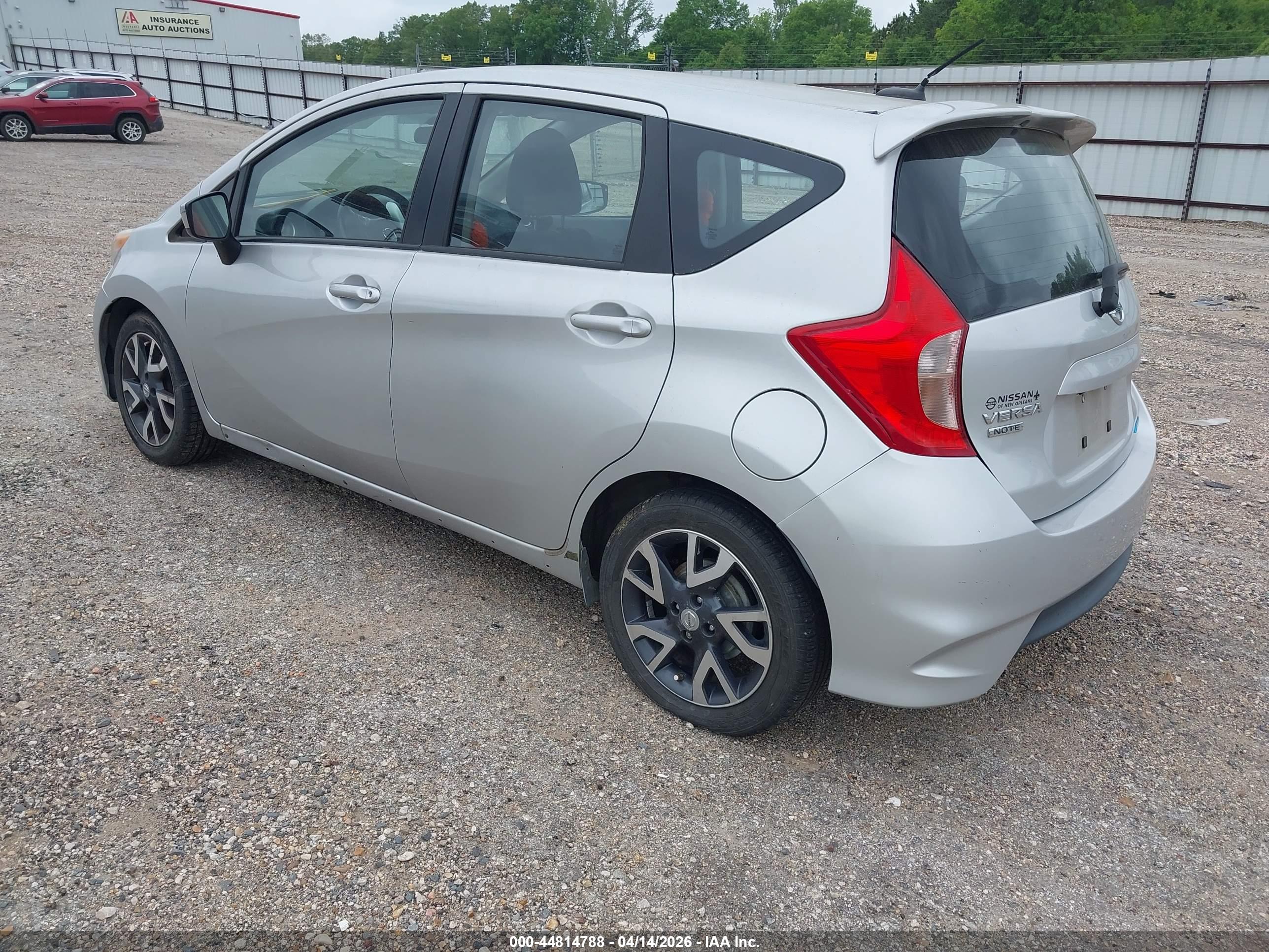 NISSAN VERSA image 3