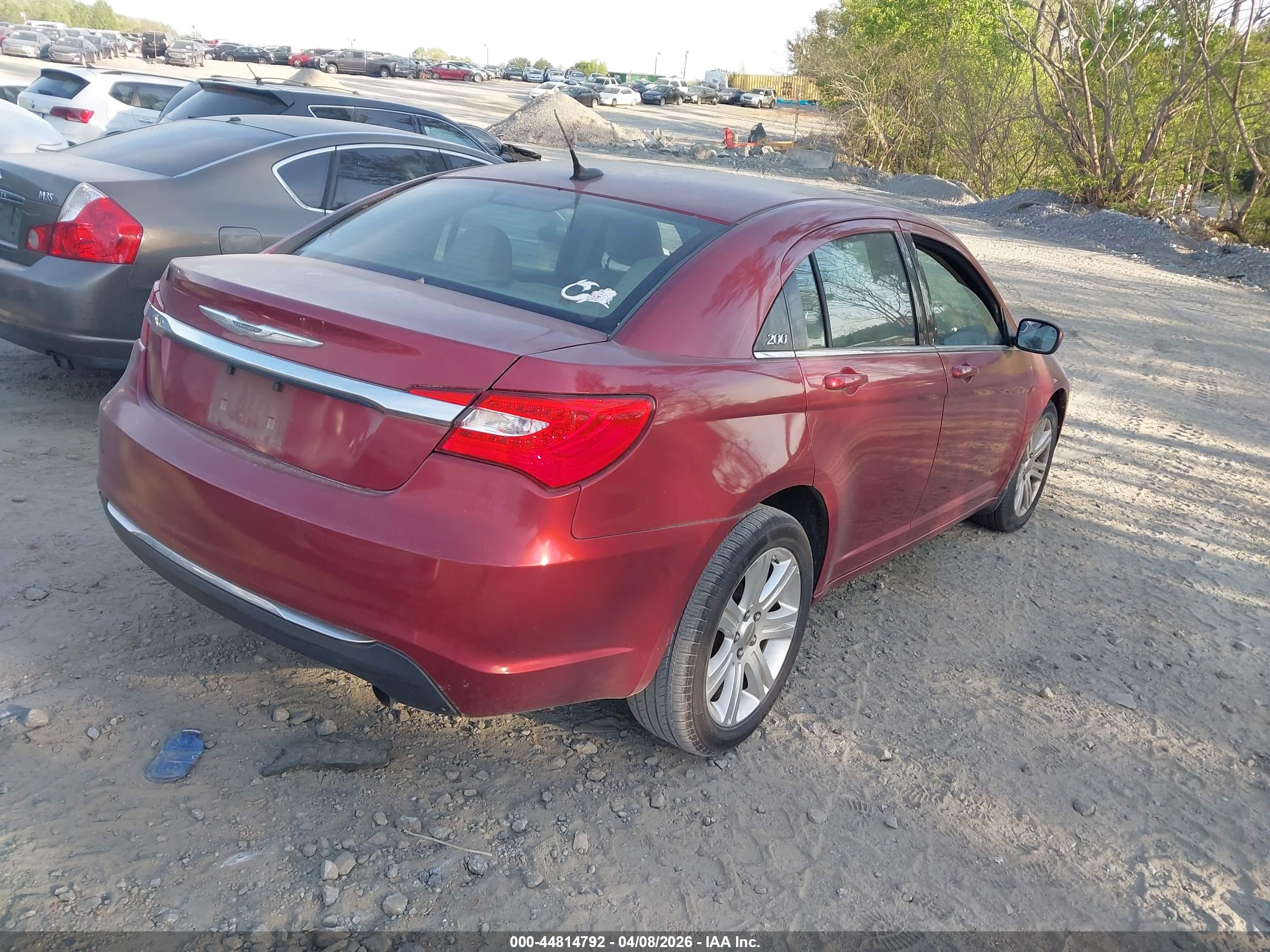 CHRYSLER 200 image 4