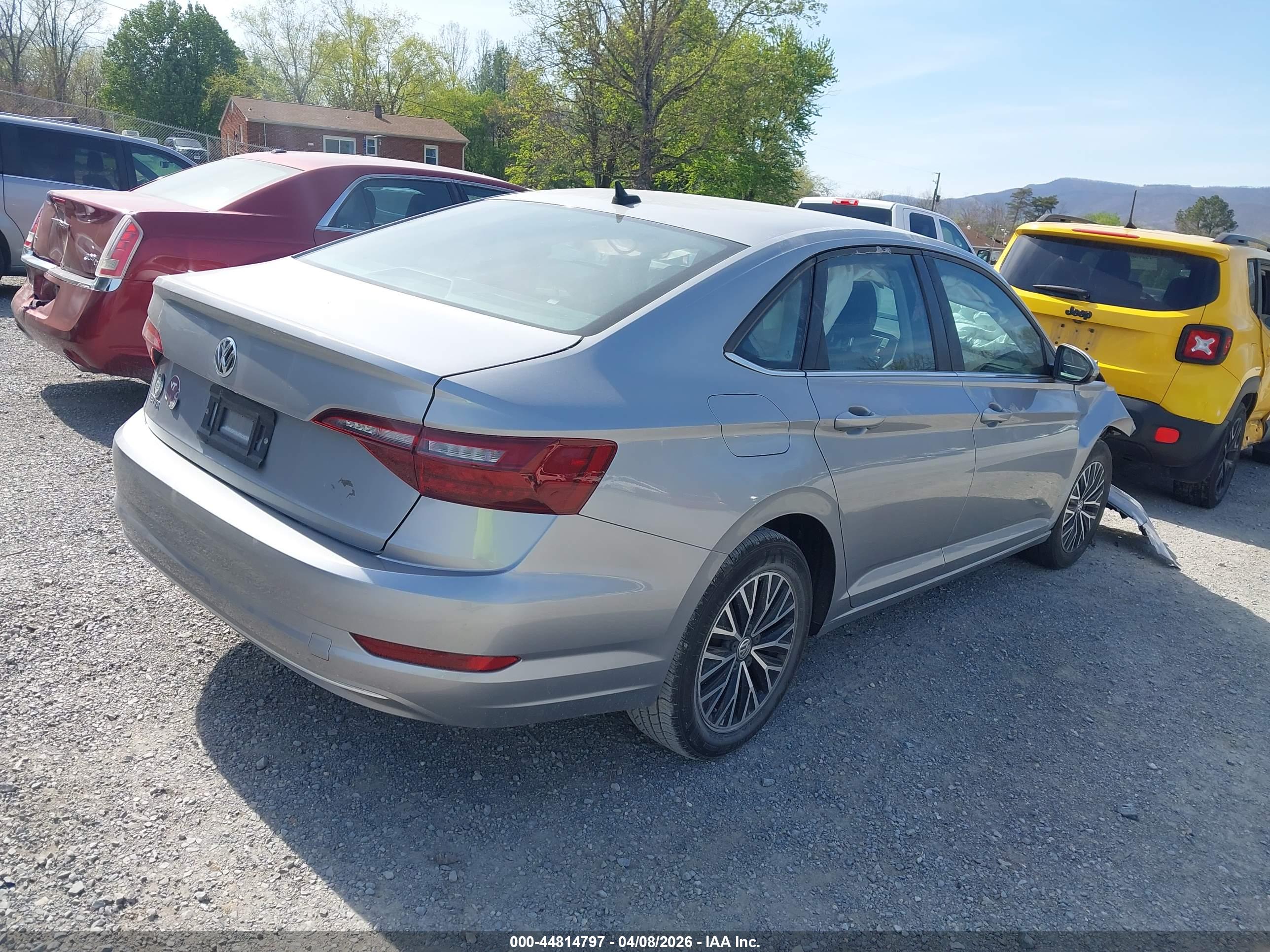 VOLKSWAGEN JETTA image 4