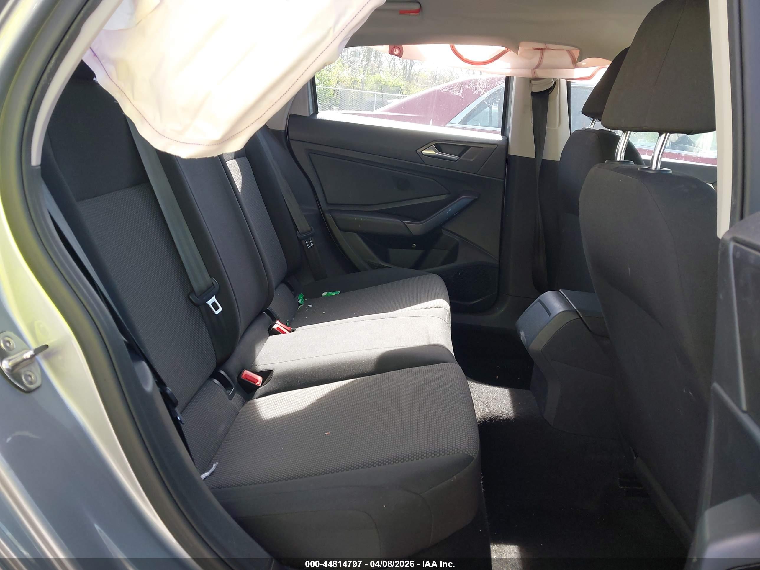 VOLKSWAGEN JETTA image 8